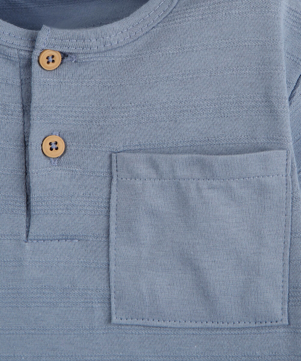camiseta infantil de algodão manga curta com bolso azul