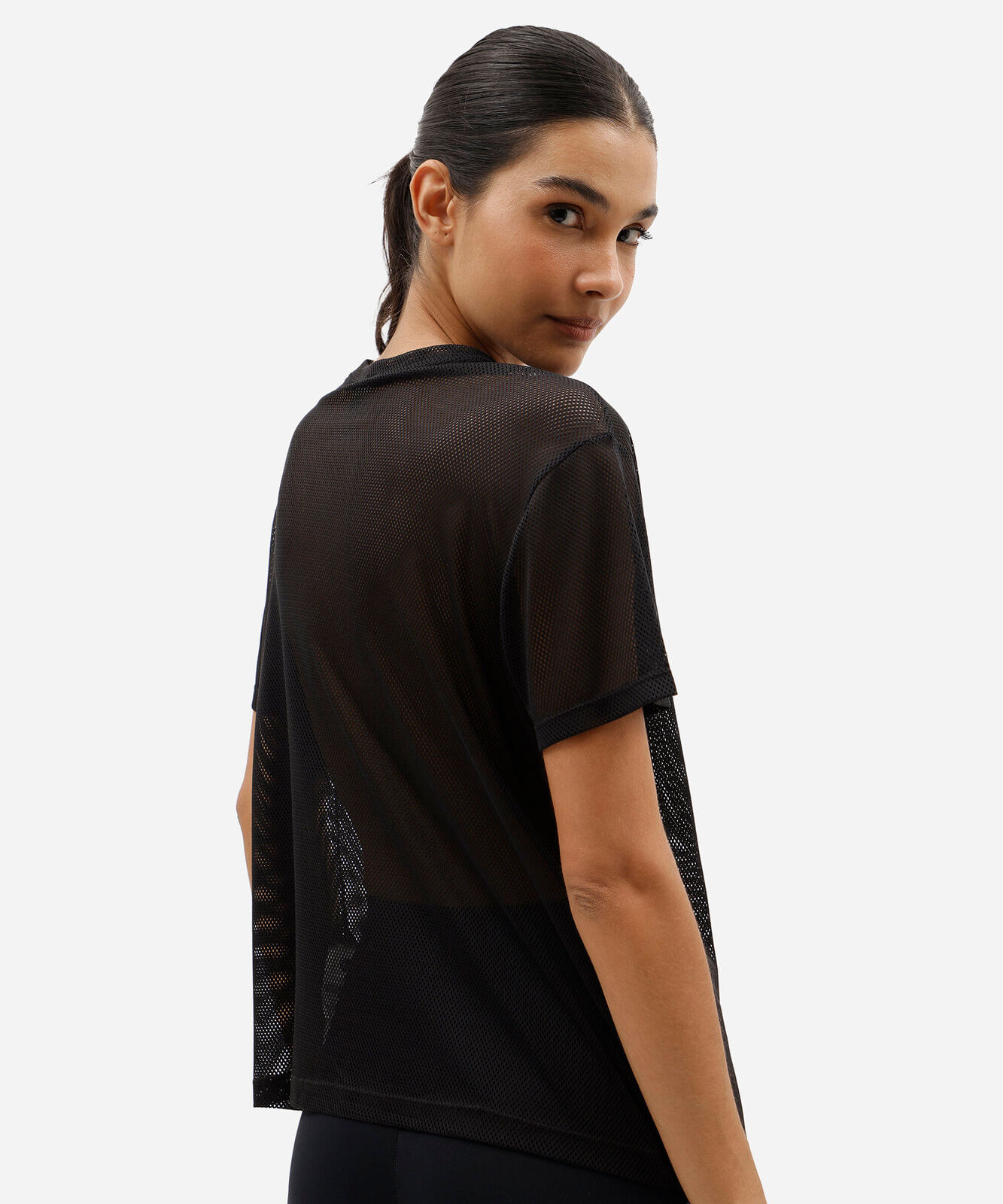 camiseta feminina esportiva de tela preta