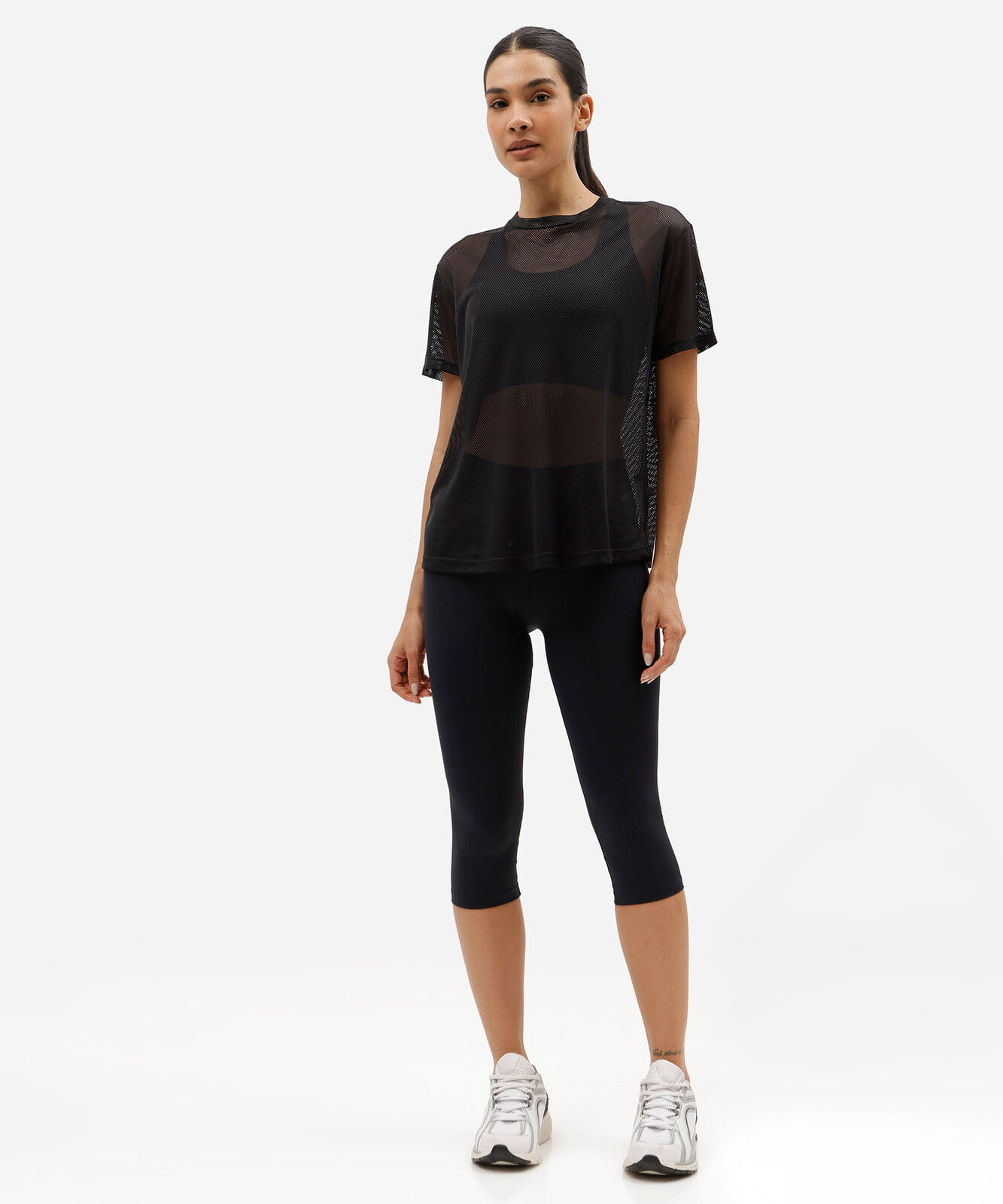 camiseta feminina esportiva de tela preta