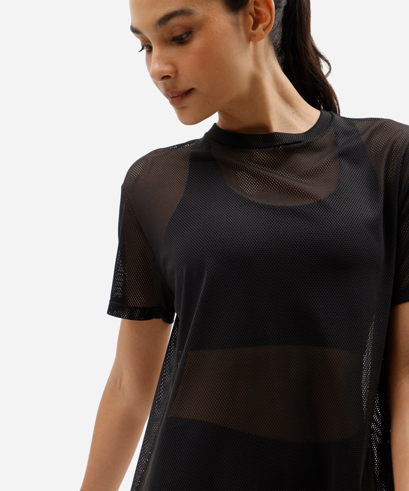 camiseta feminina esportiva de tela preta