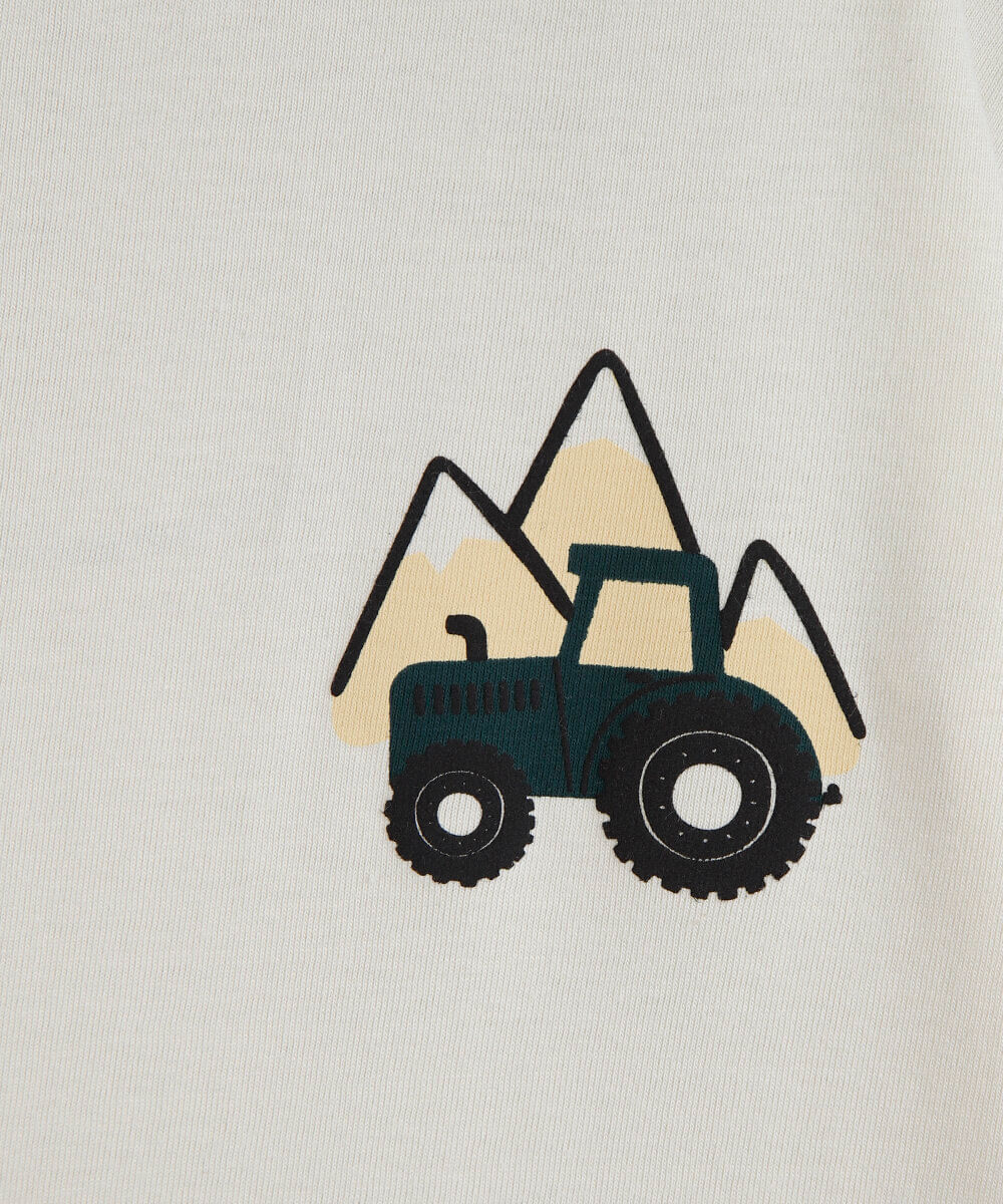 camiseta infantil gola contraste trator bege