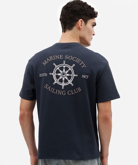 camiseta relaxed masculina de malha waffle com estampa náutica nas costas azul