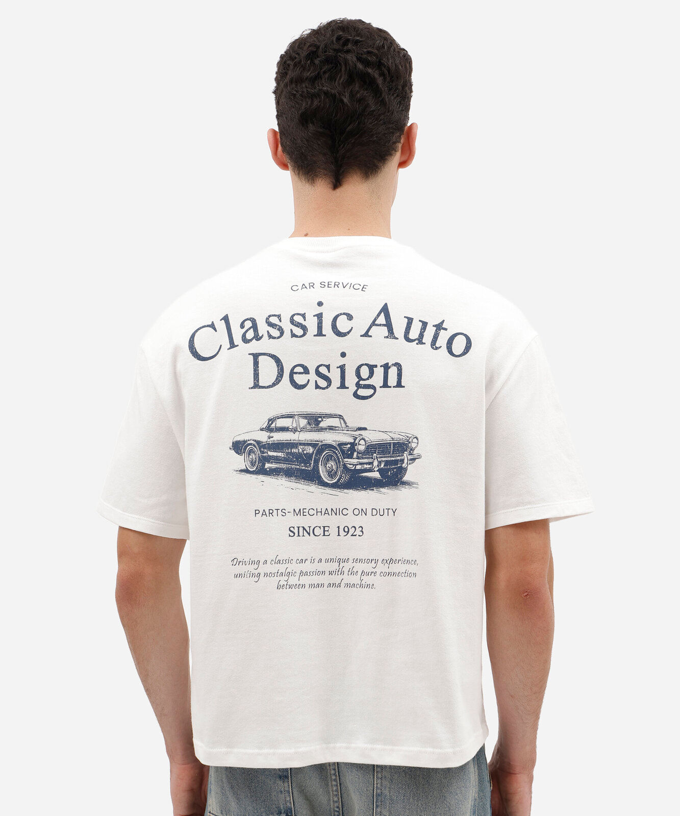 camiseta masculina box de algodão com estampa de carro nas costas off white