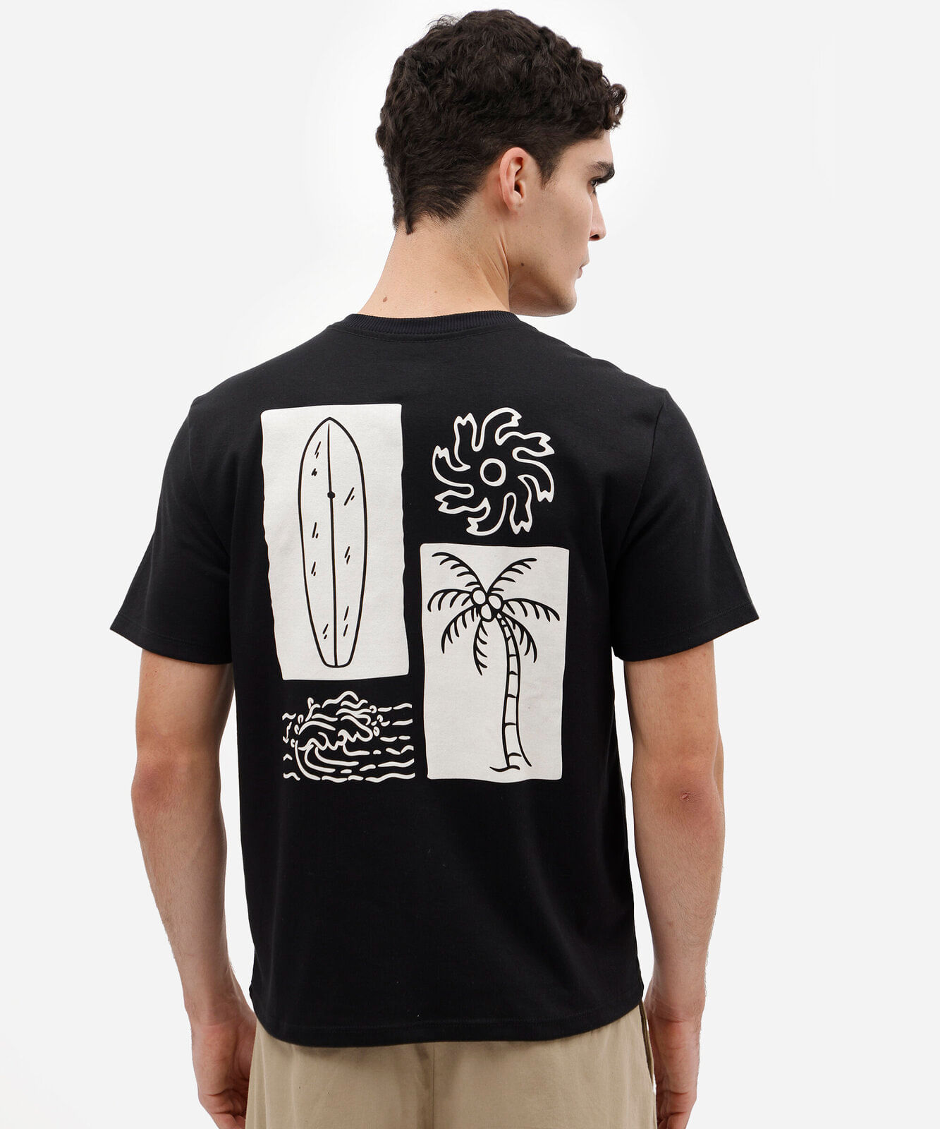 camiseta masculina com algodão manga curta estampada preta