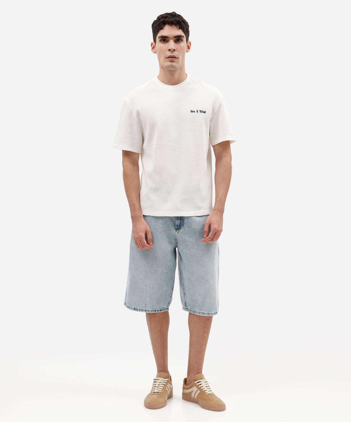 camiseta masculina relaxed em malha waffle com estampa nas costas off white
