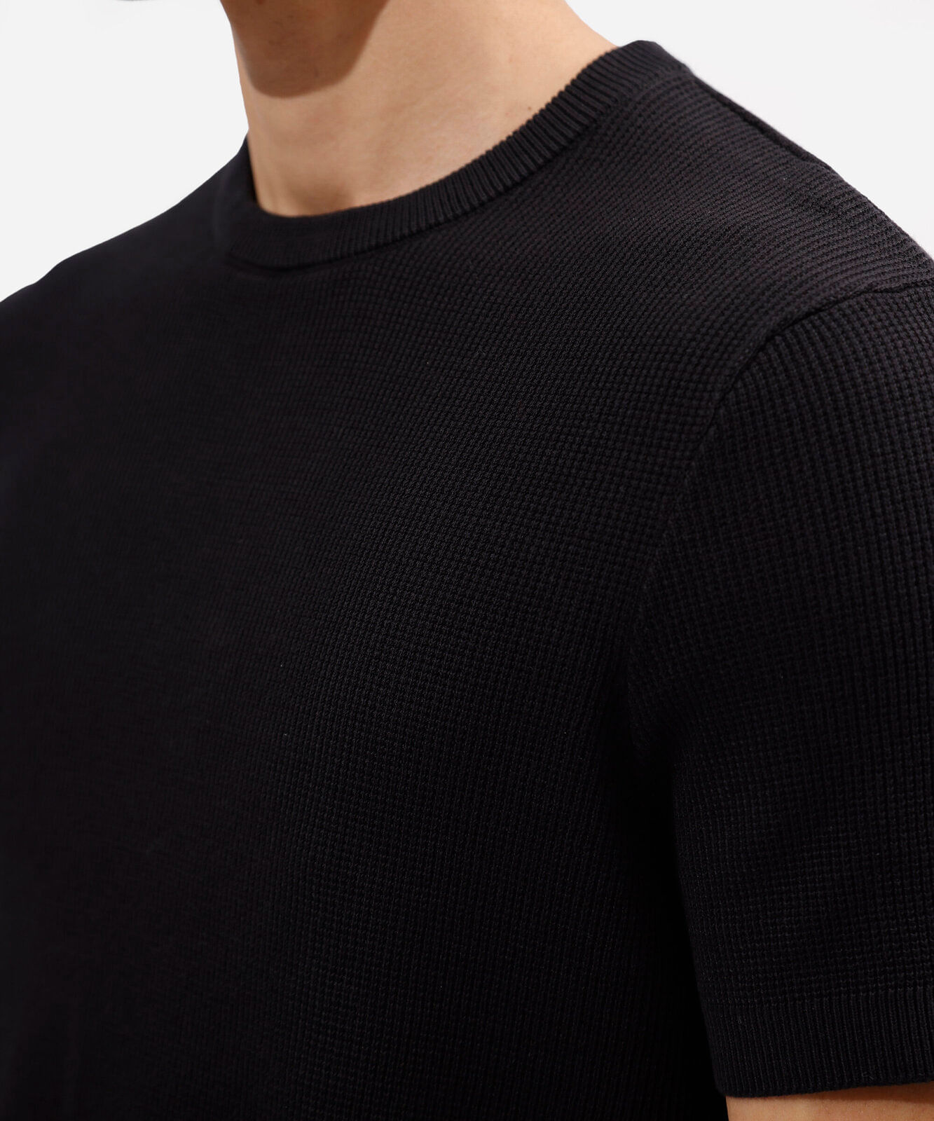 camiseta de tricot manga curta preta
