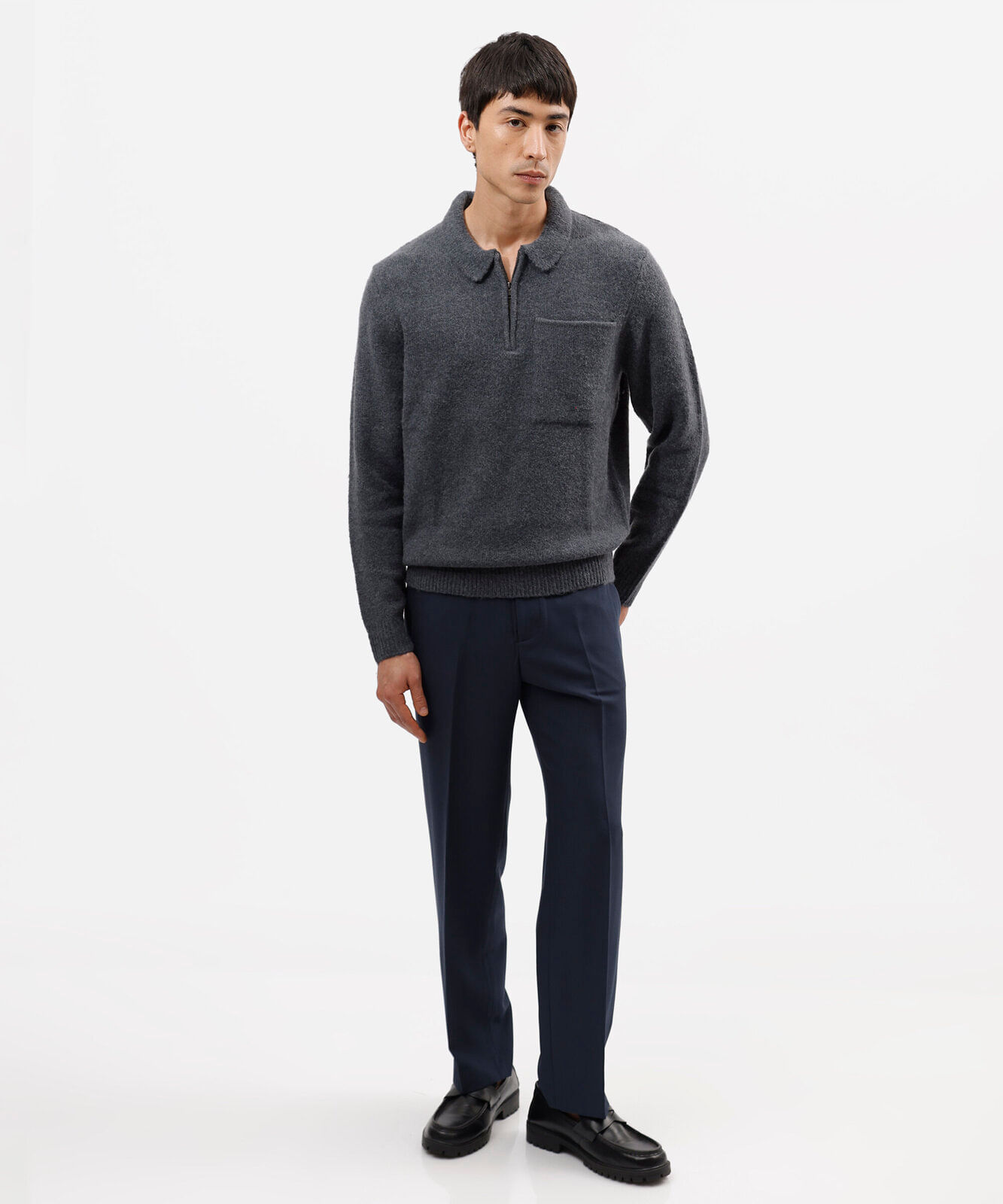 suéter masculino de tricot com bolso e zíper azul