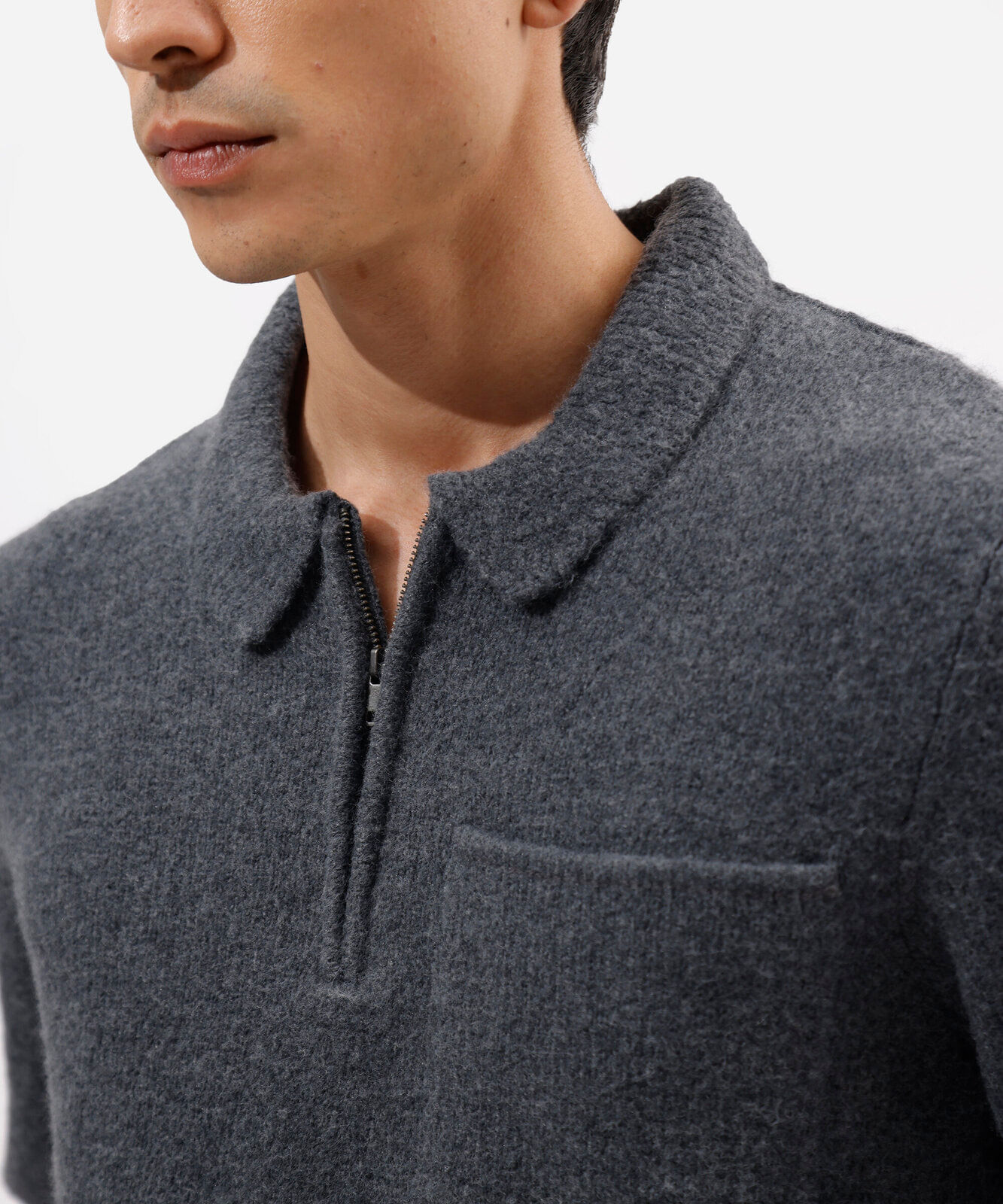 suéter masculino de tricot com bolso e zíper azul