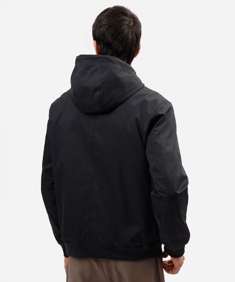 jaqueta masculina com bolsos e capuz preta