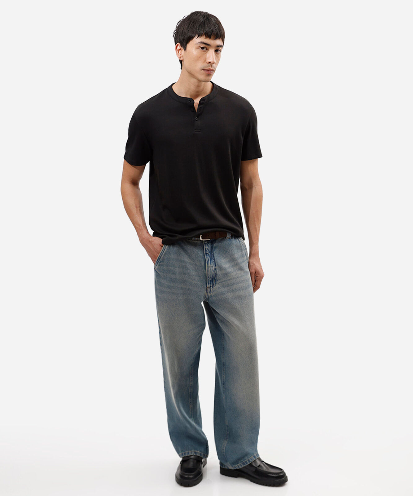 camiseta masculina de algodão peruano gola henley manga curta preta