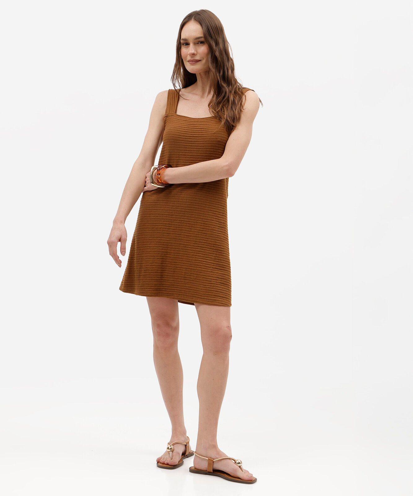 vestido curto feminino decote quadrado canelado bege