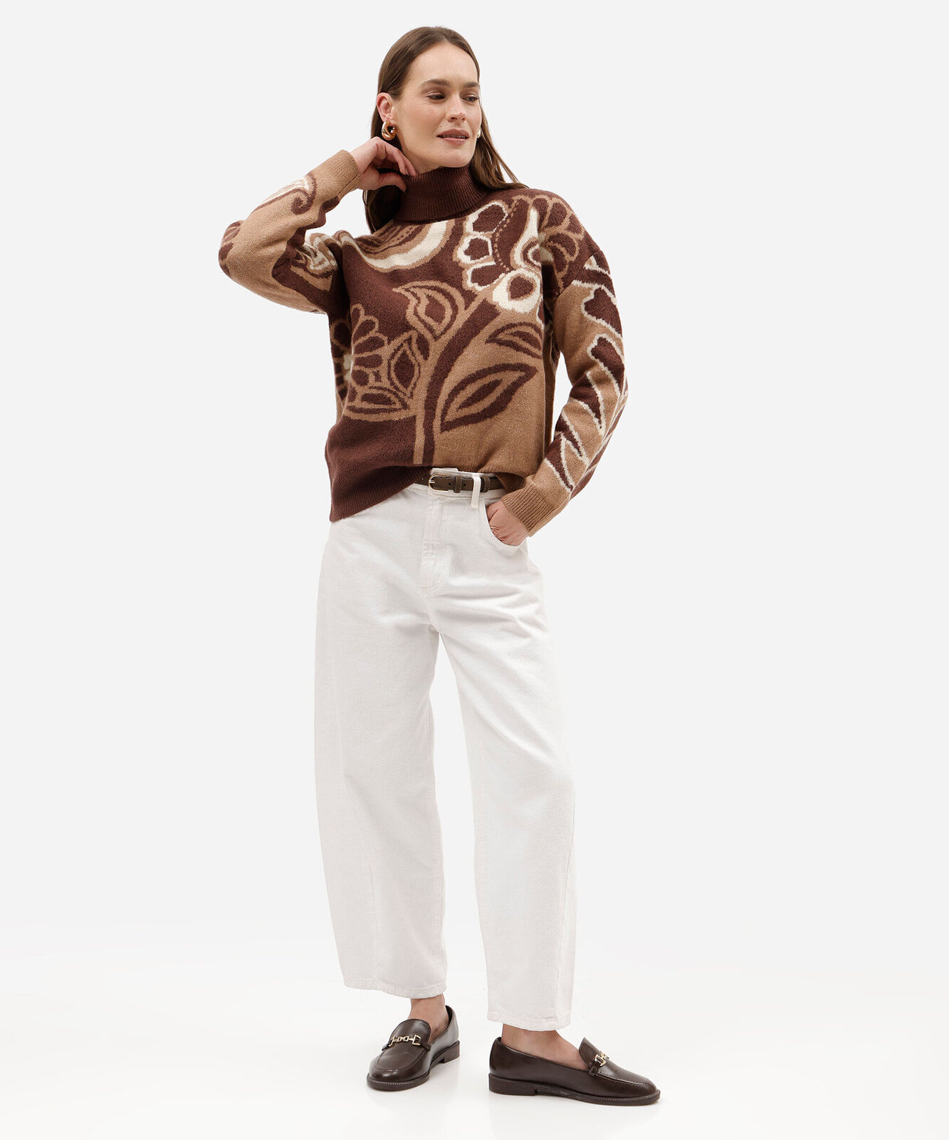 suéter feminino de tricot gola alta floral marrom