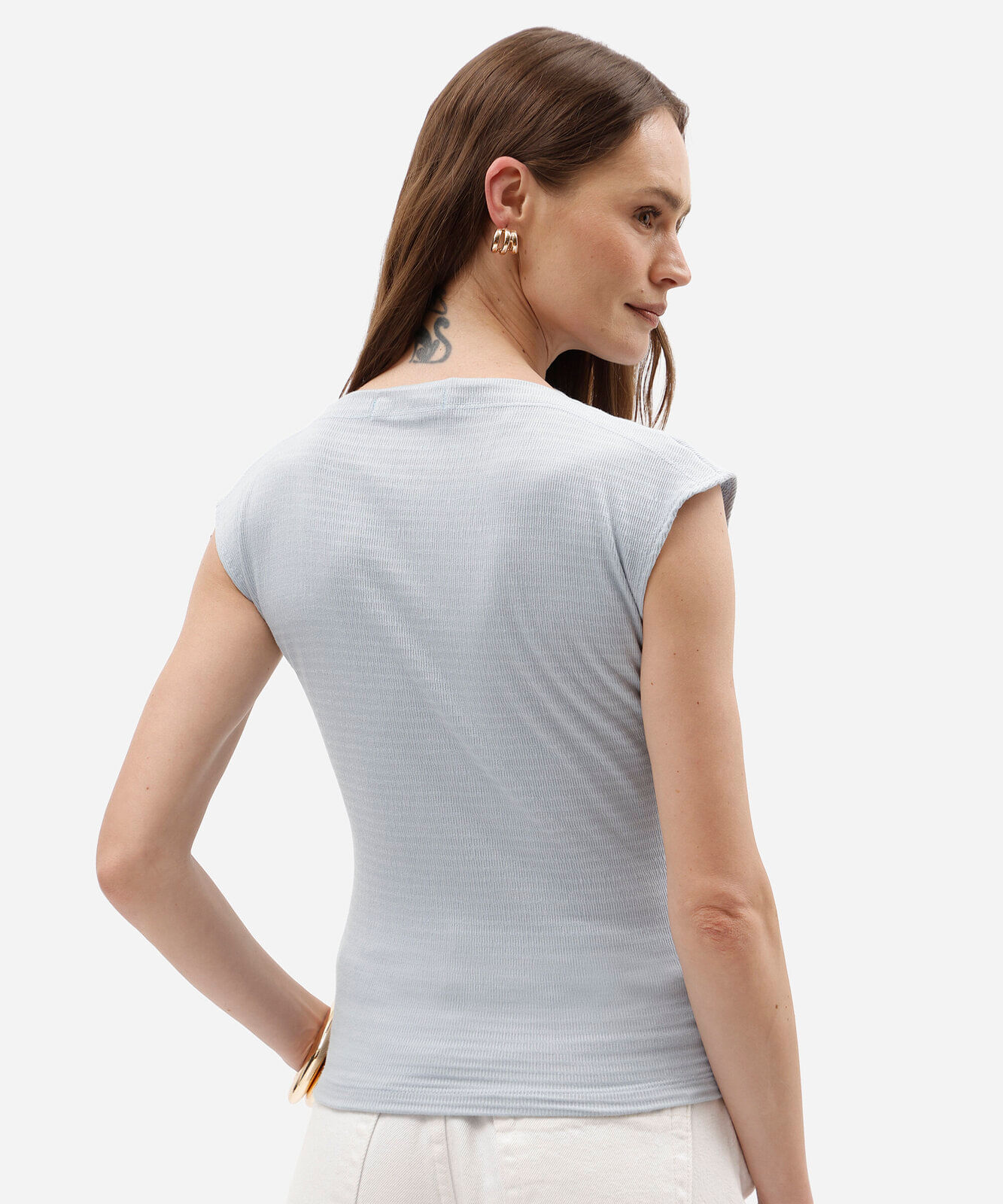regata feminina com viscose decote canoa texturizada azul