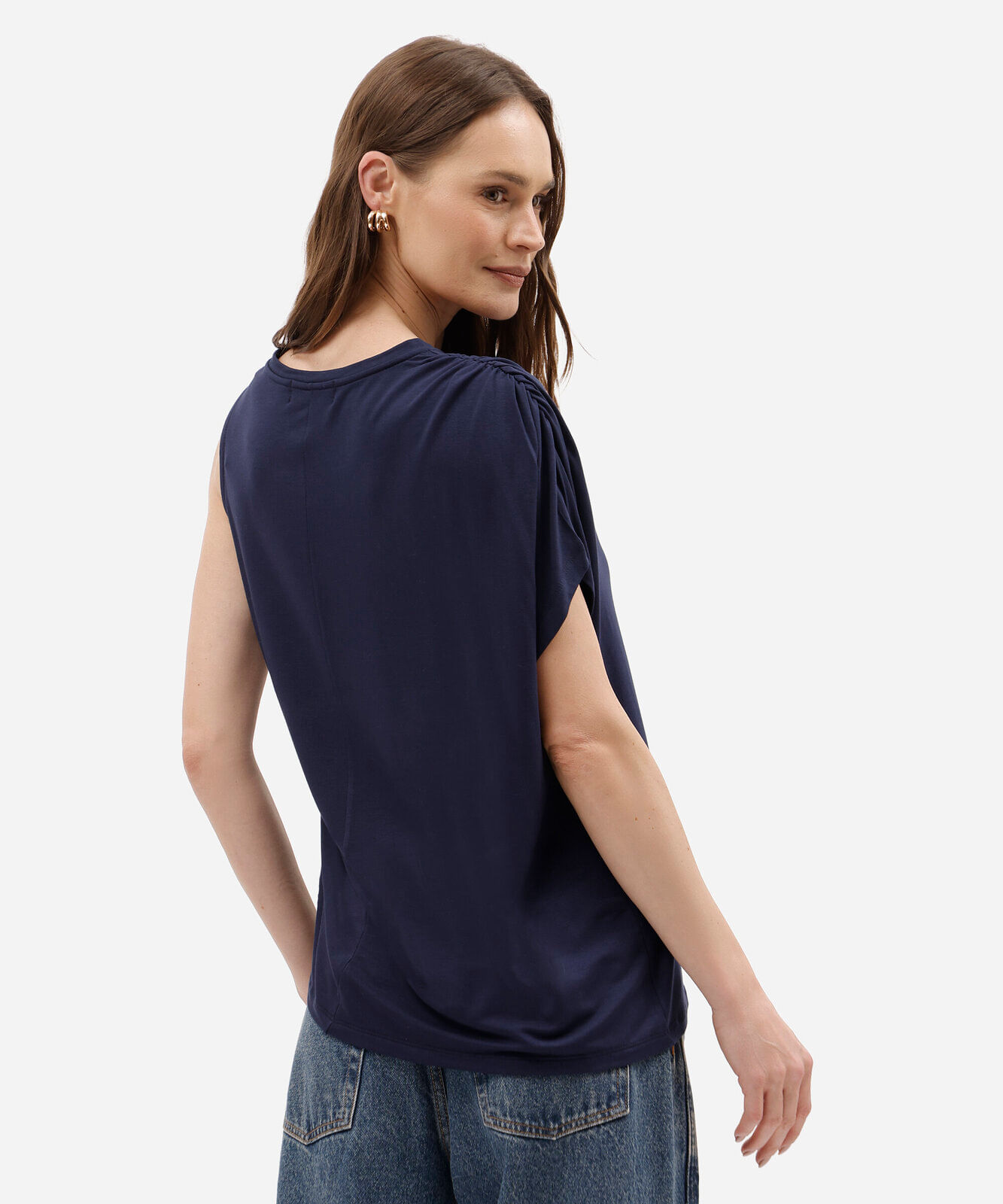 blusa feminina de viscose decote canoa franzida assimétrica azul