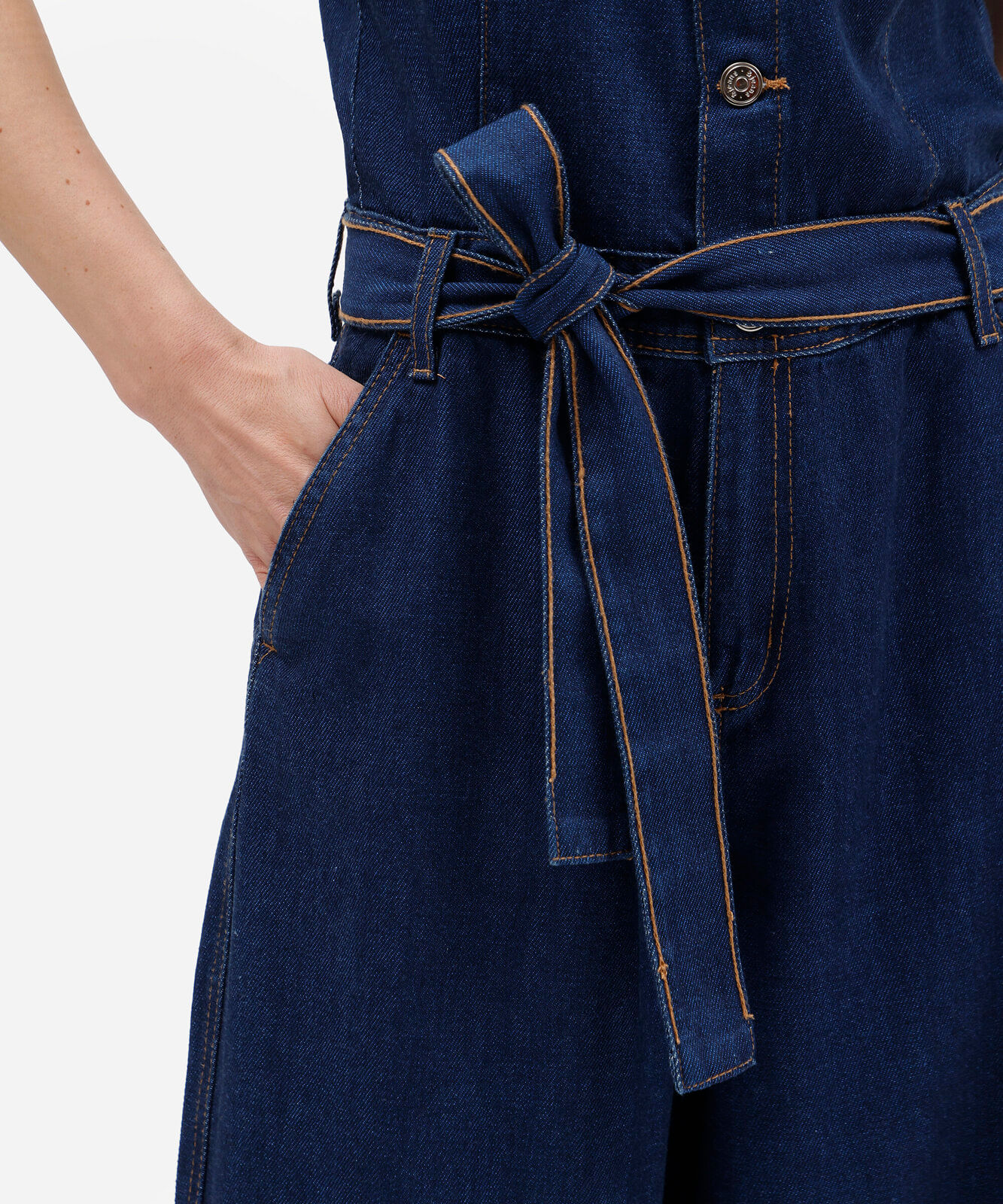 macacão feminino jeans com faixa azul