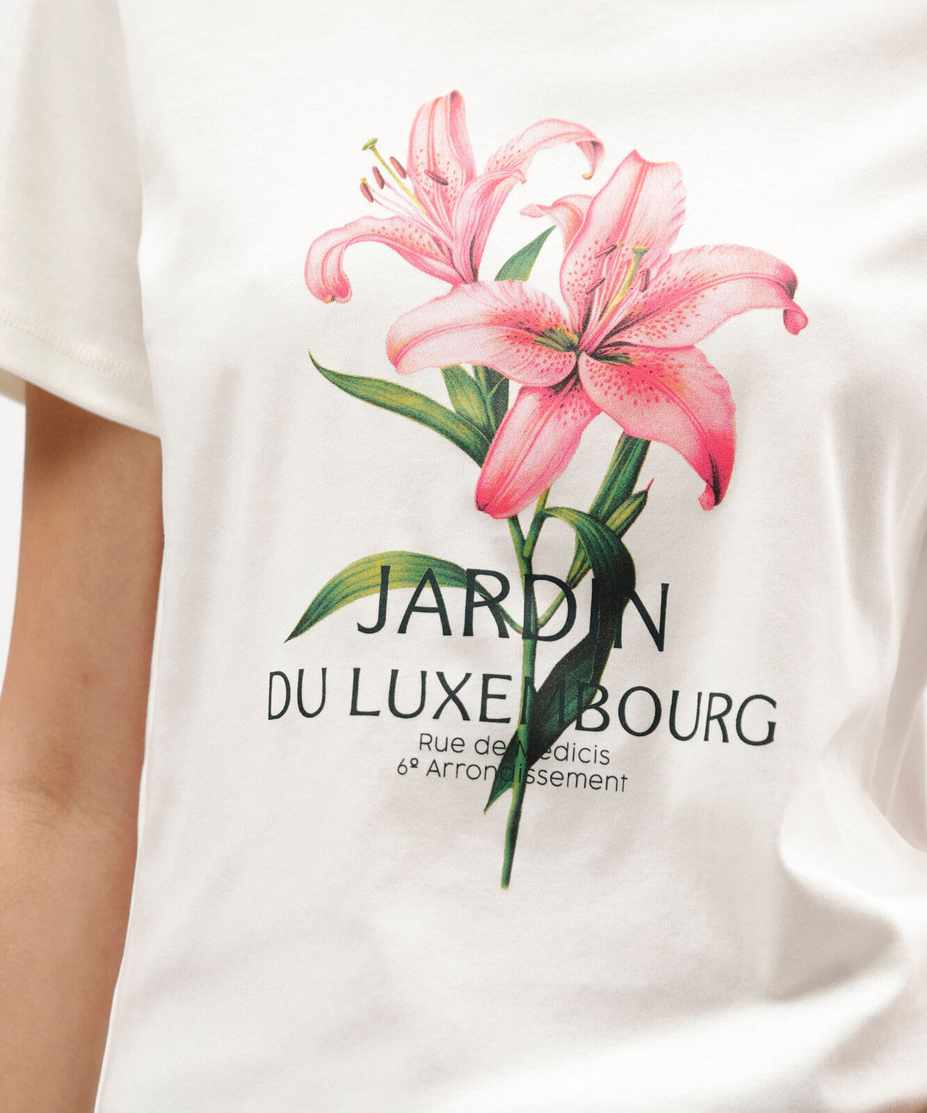 camiseta feminina de algodão peruano manga curta floral off white