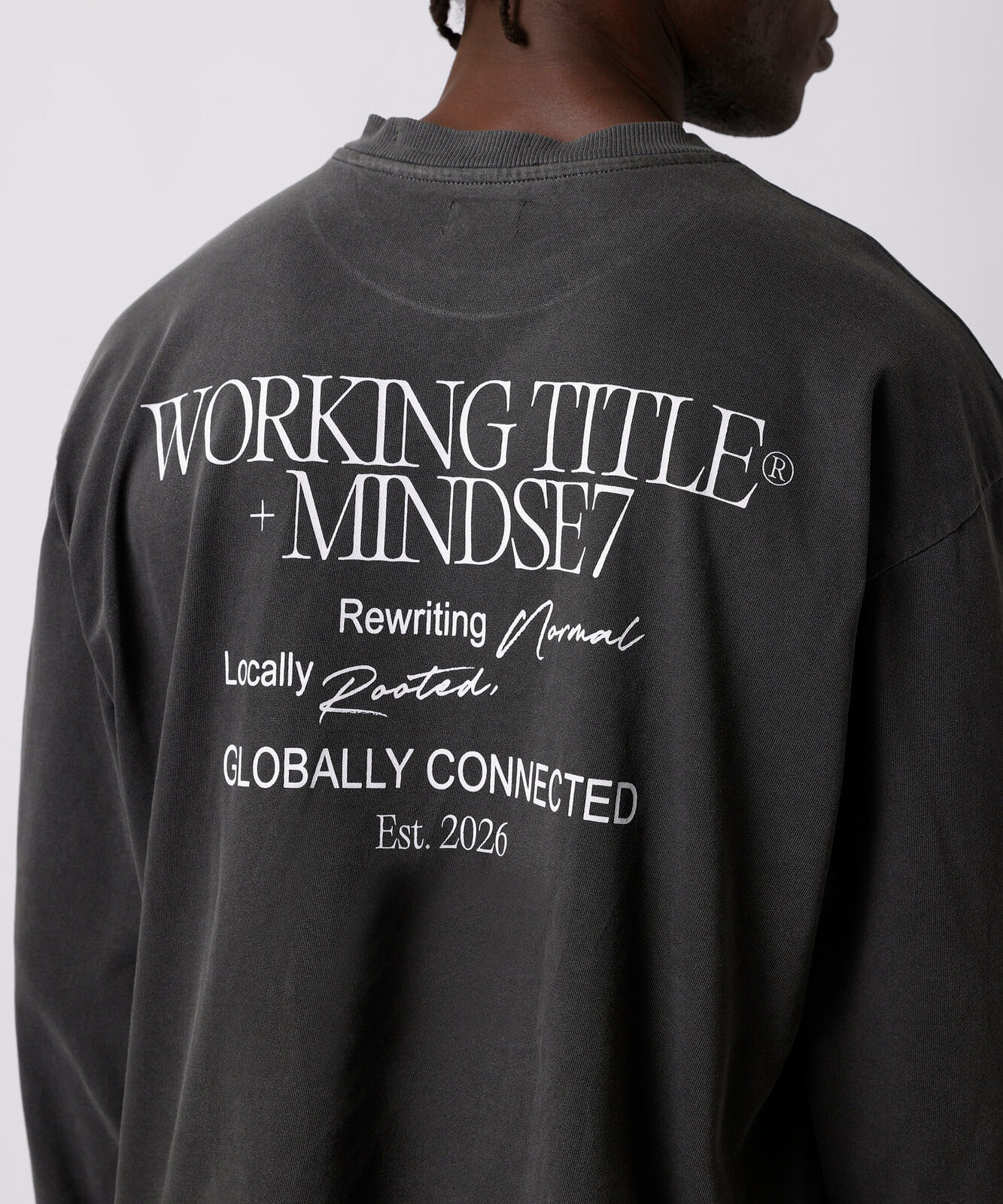 camiseta unissex de algodão manga longa mindset working title cinza