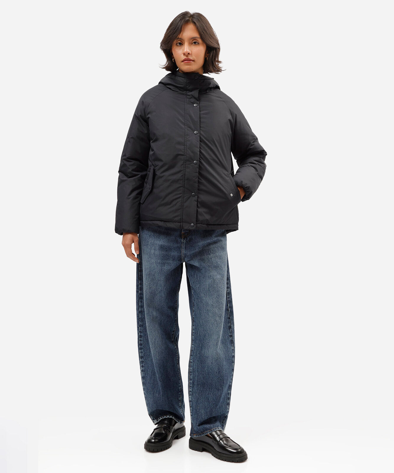 jaqueta puffer feminina com capuz preta