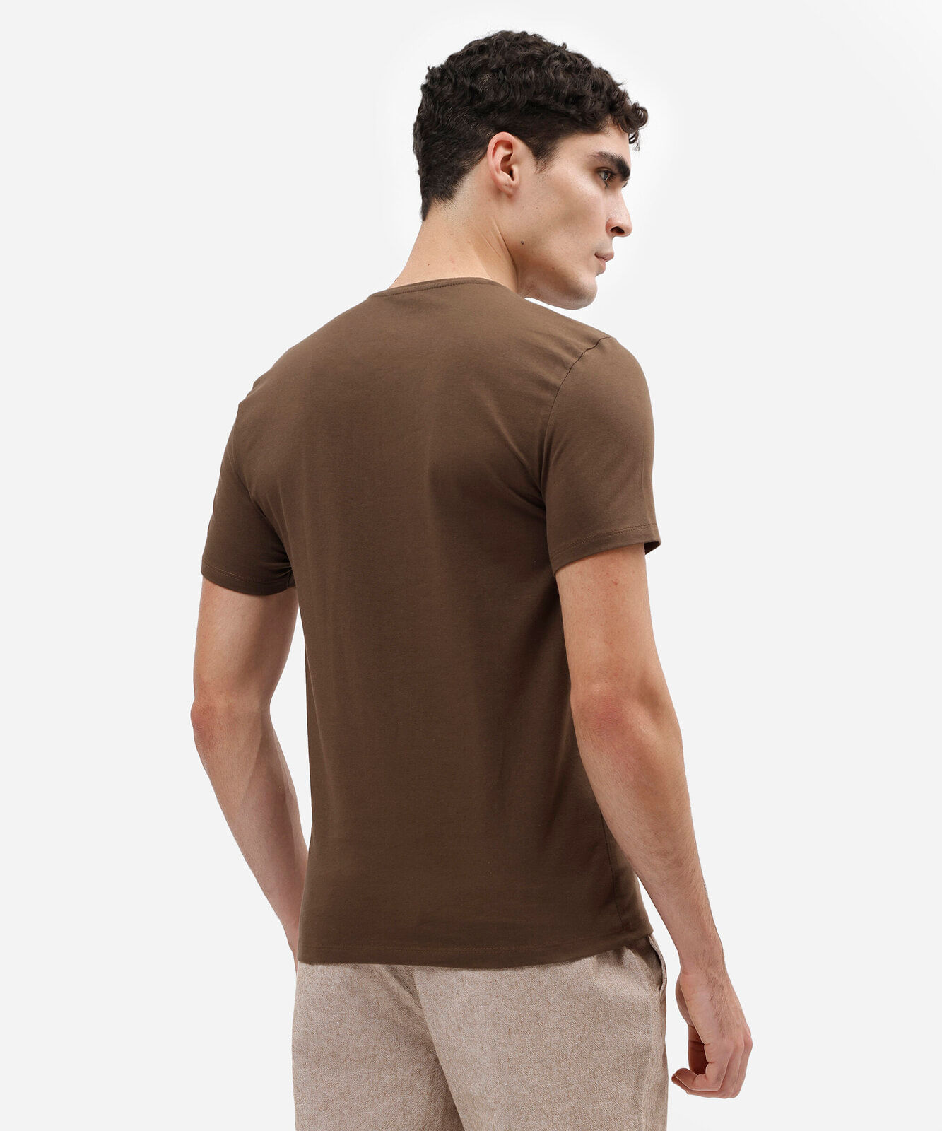 camiseta slim básica manga curta - marrom escuro