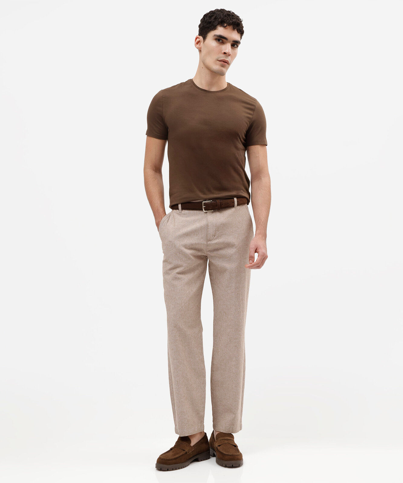camiseta slim básica manga curta - marrom escuro