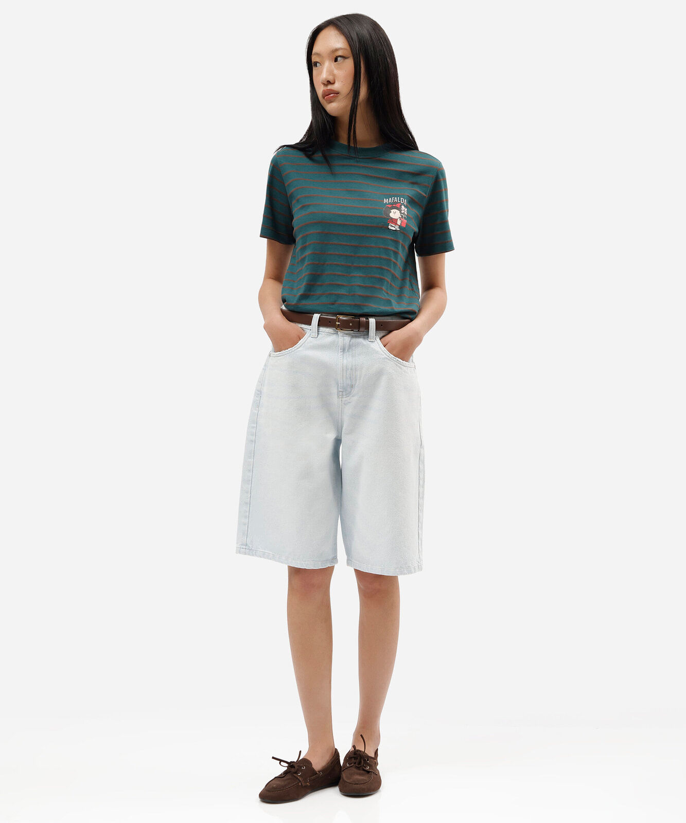bermuda jeans feminina oversized de cintura alta com lavagem estonada azul