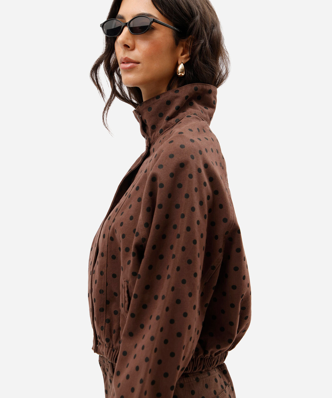 jaqueta bomber feminina de sarja funnel neck poá marrom