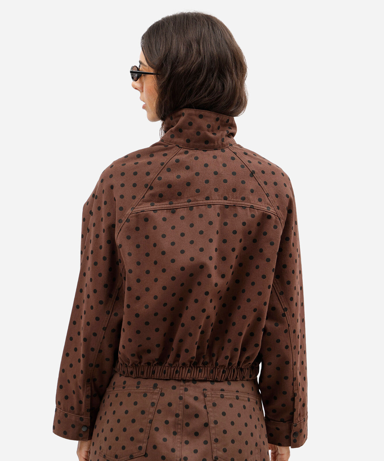 jaqueta bomber feminina de sarja funnel neck poá marrom
