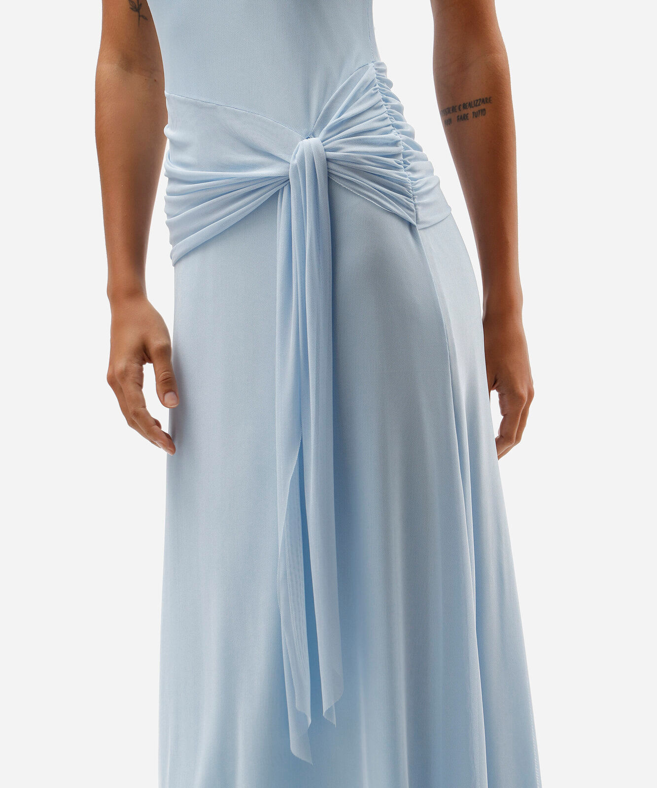 vestido longo feminino de tule com amarração azul
