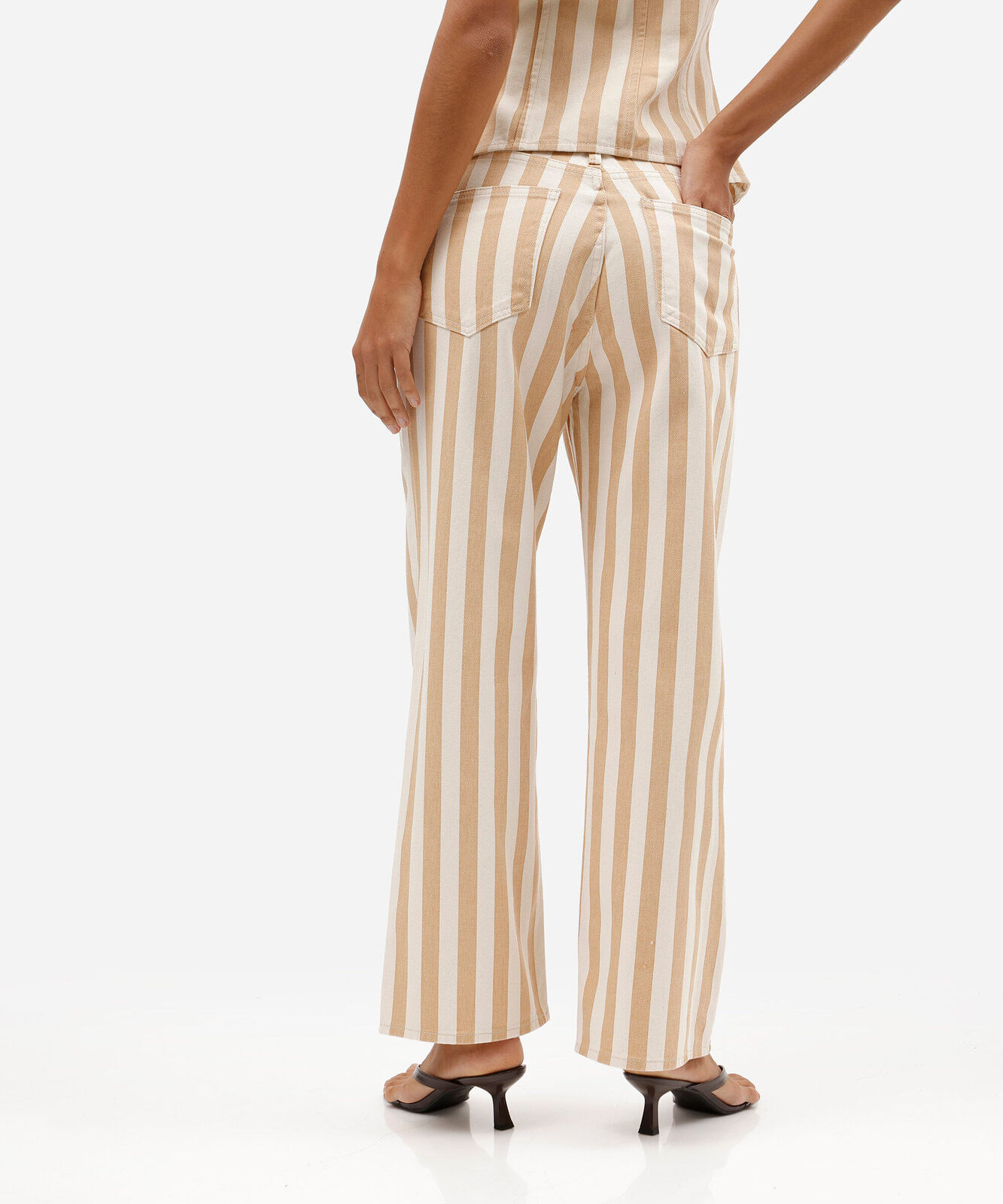 calça wide leg slim cropped feminina de sarja listrada off white