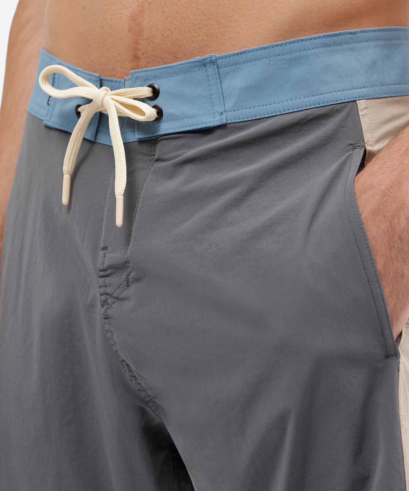 short boardshort masculino com recorte cinza