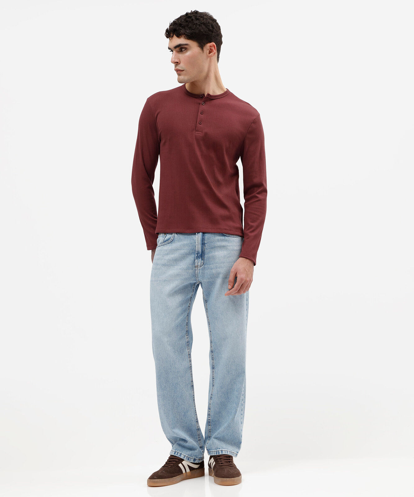 camiseta slim fit masculina manga longa gola henley texturizada vinho