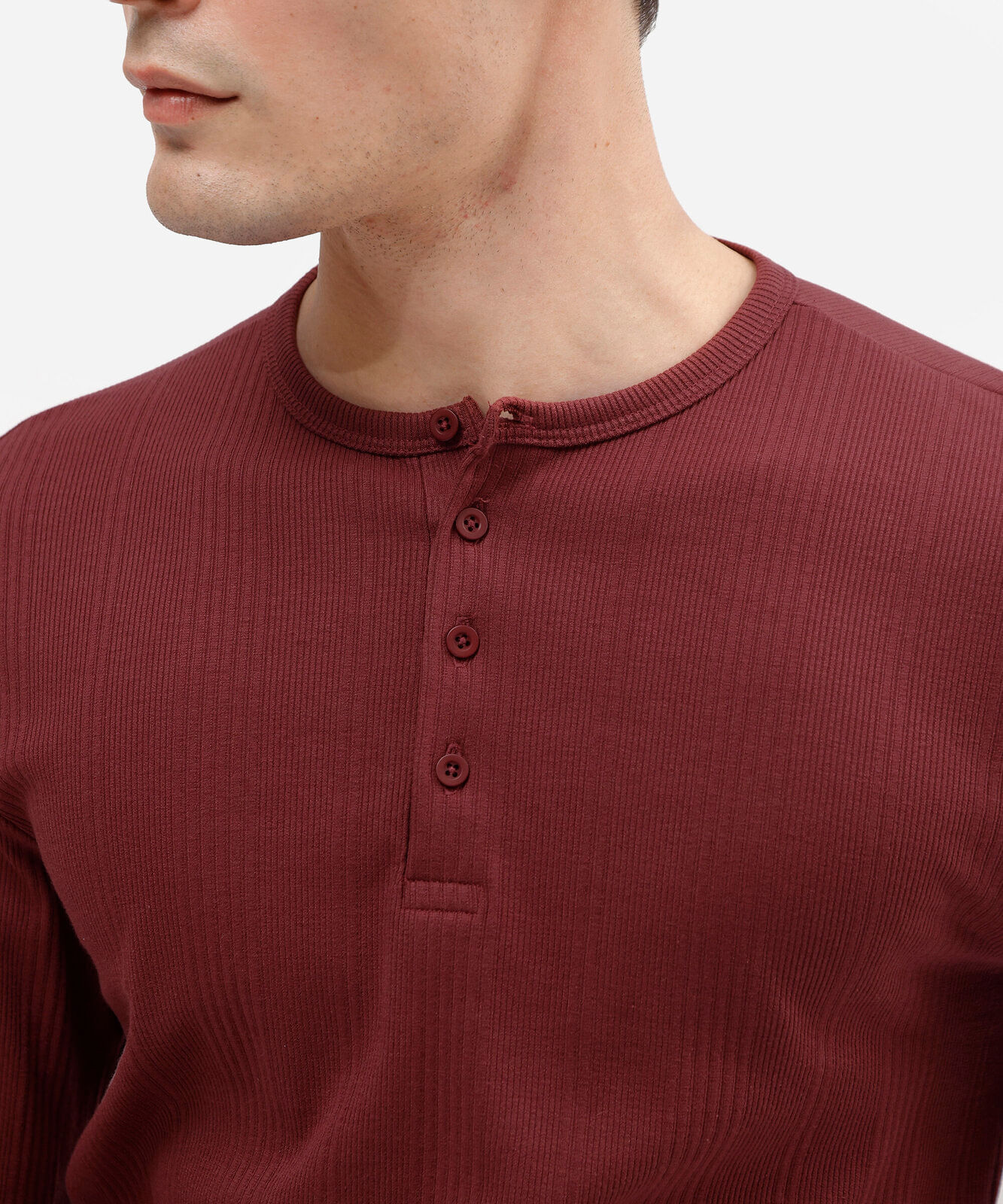 camiseta slim fit masculina manga longa gola henley texturizada vinho