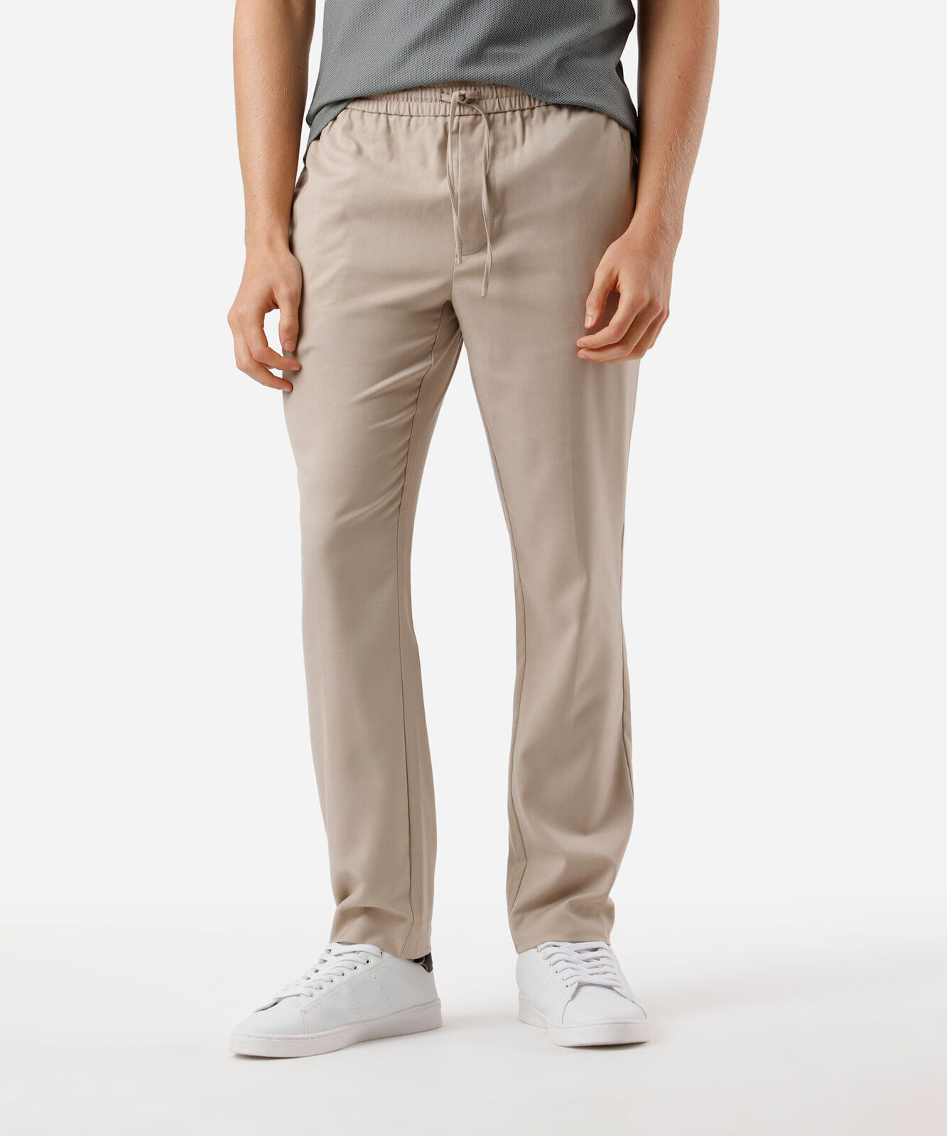 calça jogger de alfaiataria com bolso bege