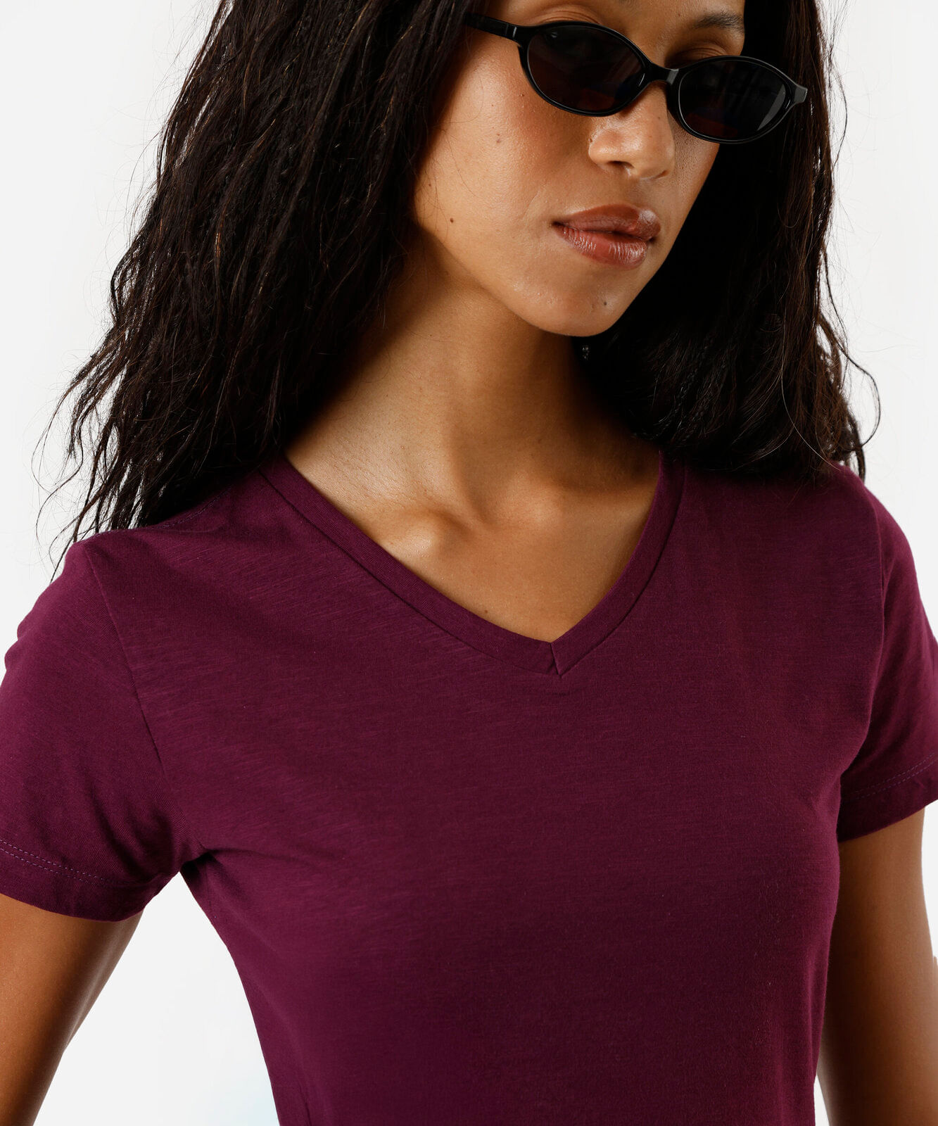 blusa feminina básica flamê decote v manga curta  roxo médio