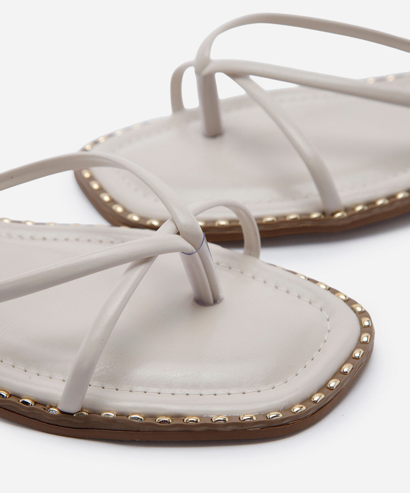 rasteirinha tiras finas bico quadrado off white