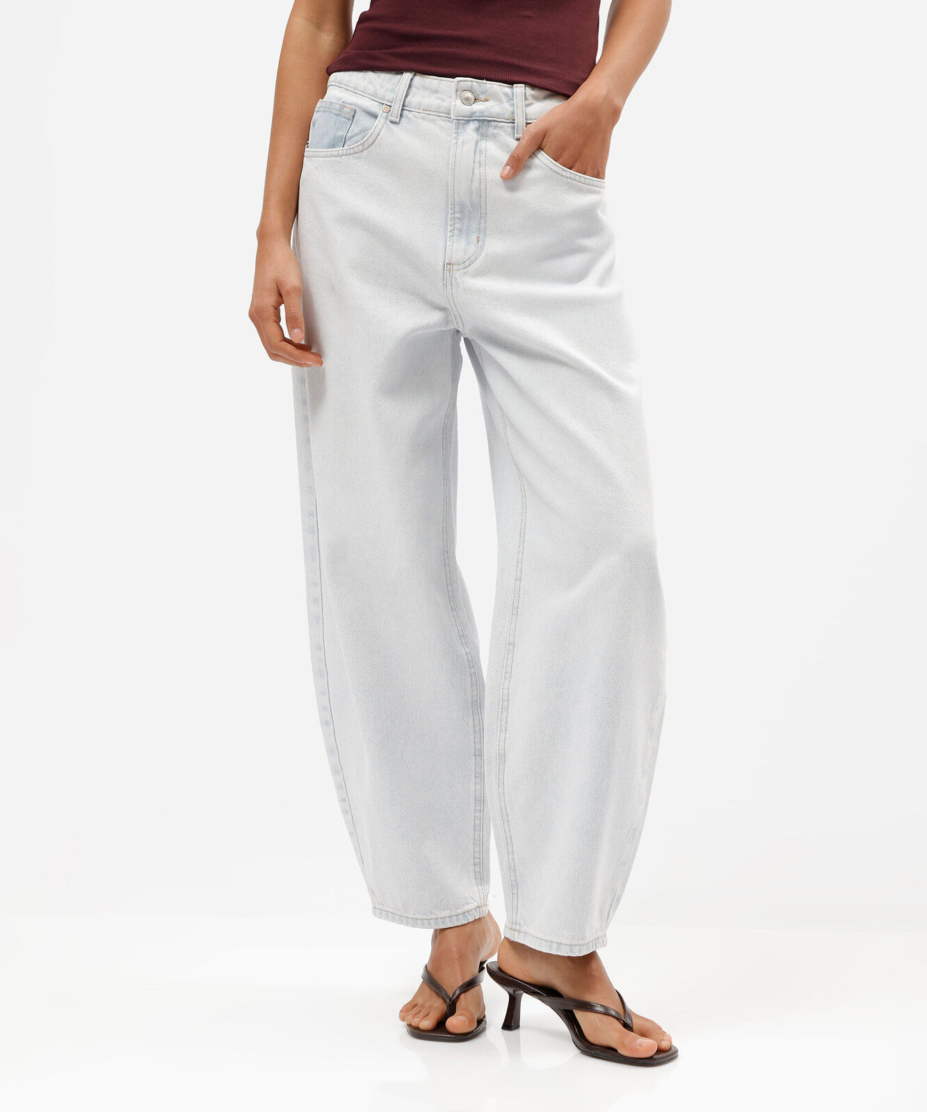 calça jeans balloon de cintura alta feminina em denim lavado azul