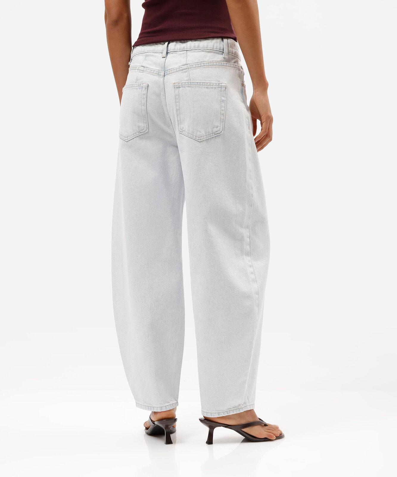 calça jeans balloon de cintura alta feminina em denim lavado azul