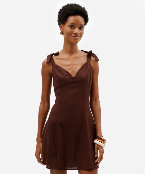 vestido curto feminino com linho e amarração marrom