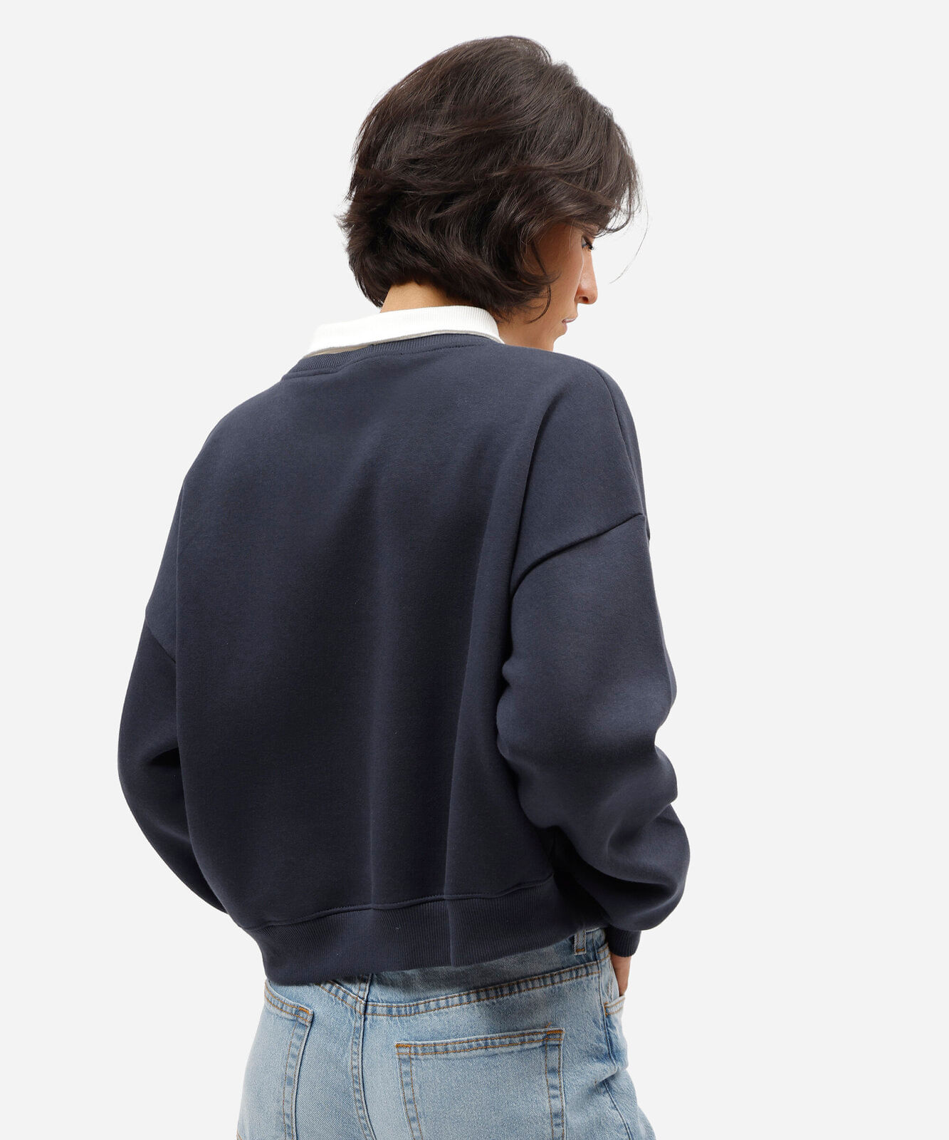 blusão feminino de moletom com gola e bordado azul