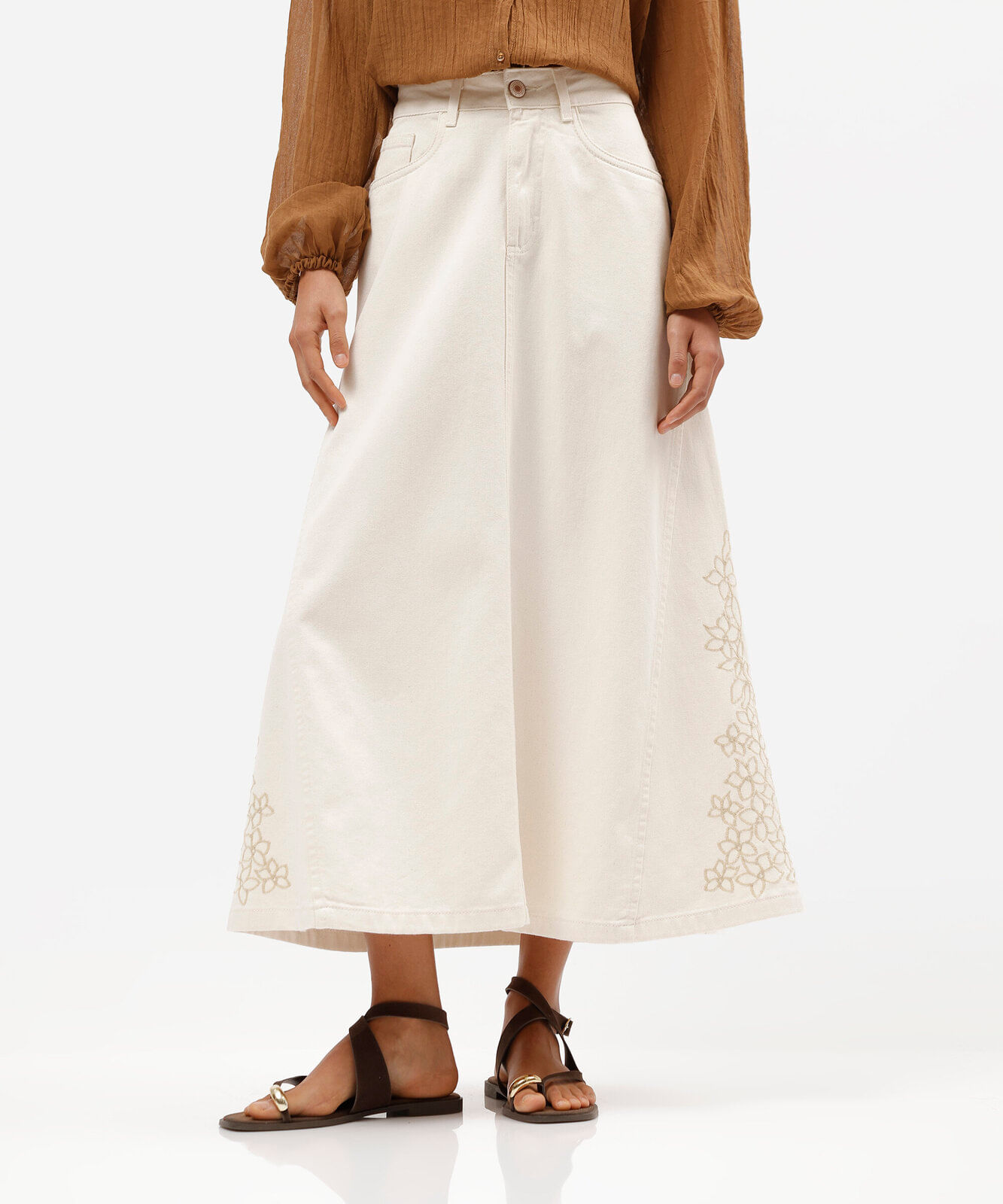 saia midi feminina de sarja com bordado floral off white