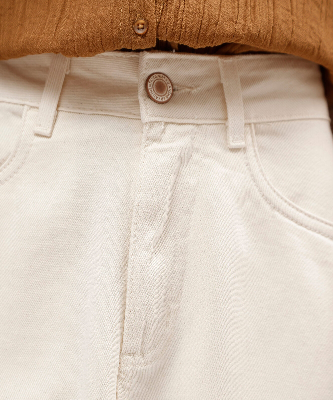 saia midi feminina de sarja com bordado floral off white