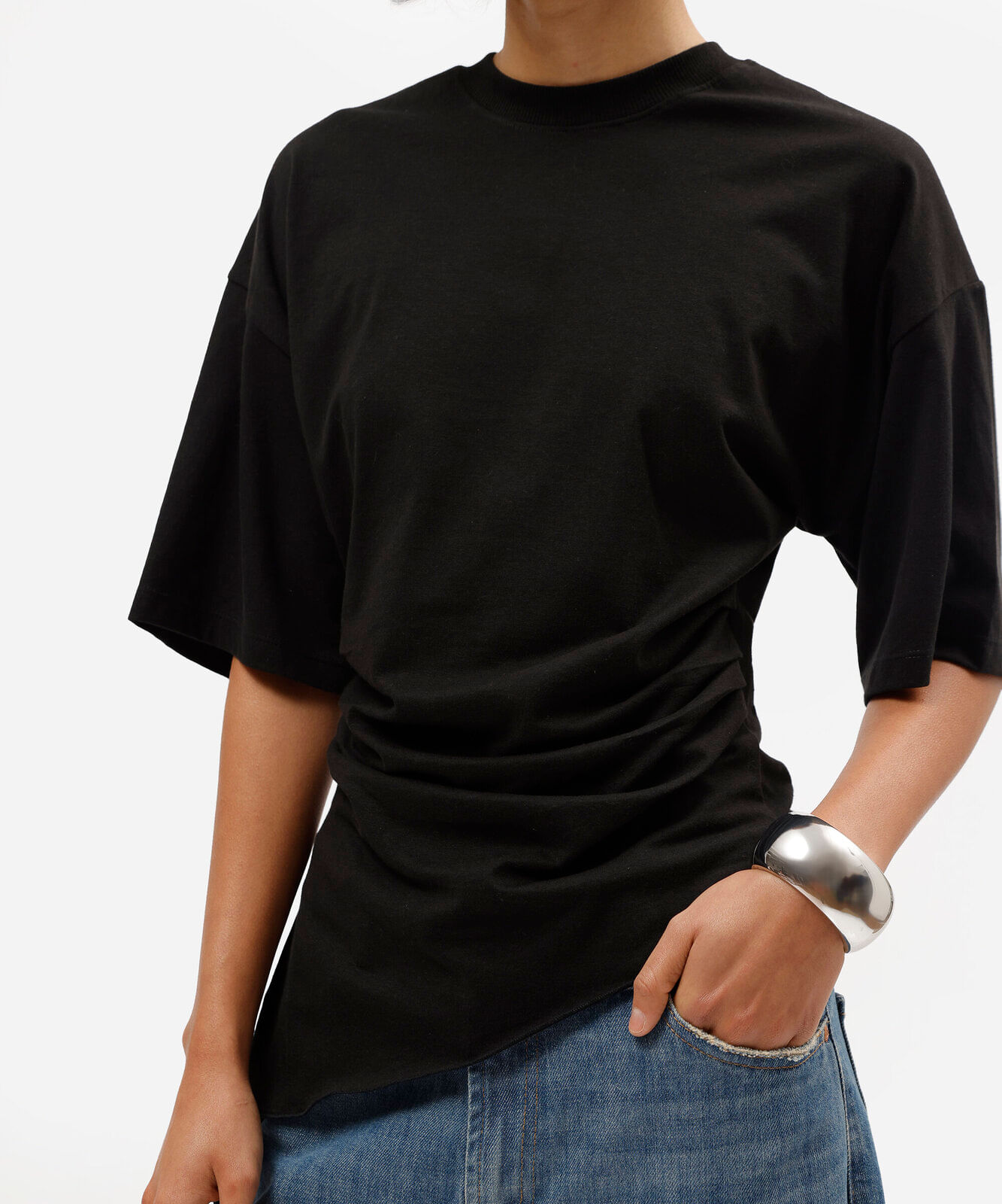 blusa feminina de algodão manga curta com pregas assimétrica preta
