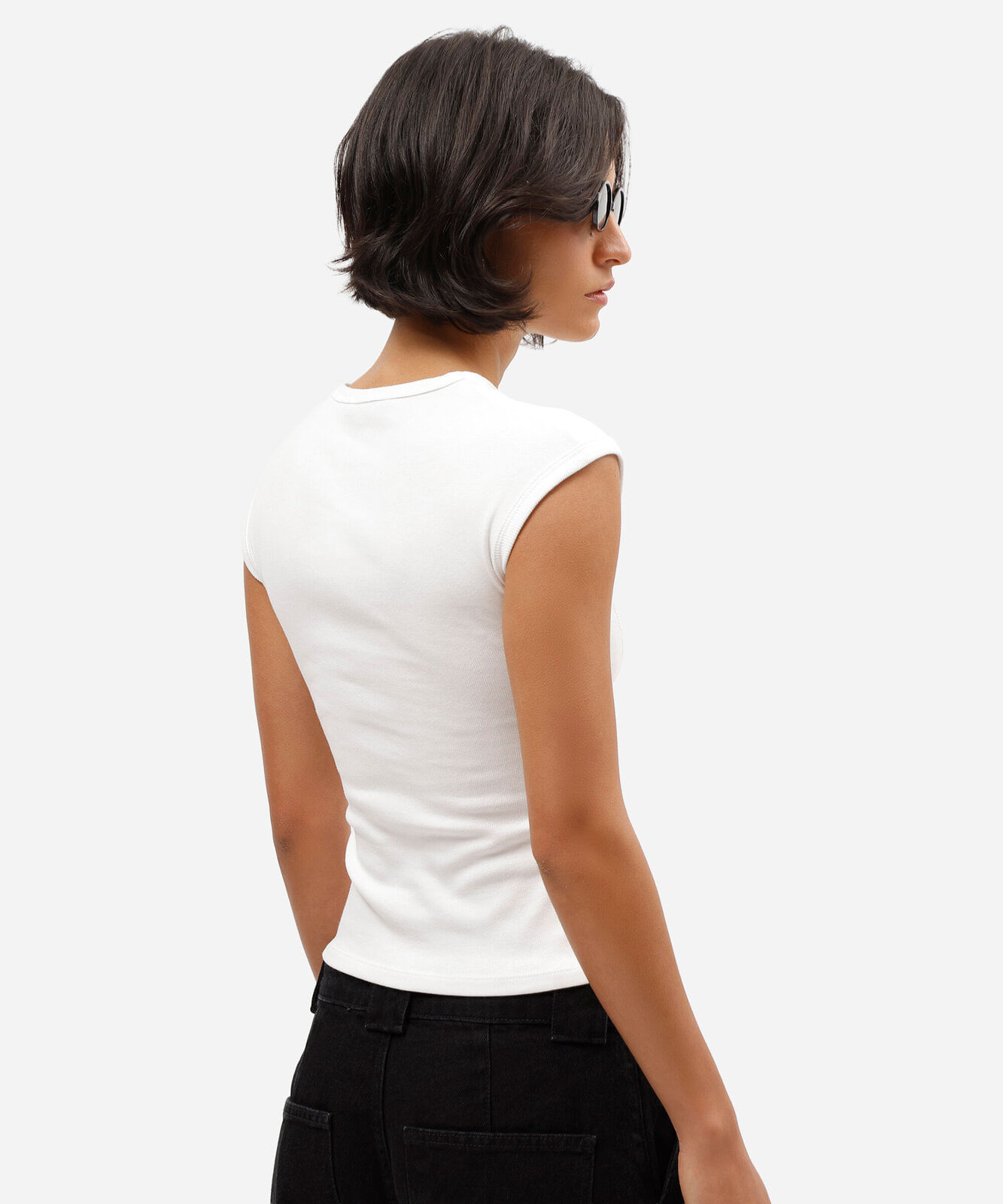 regata feminina de algodão decote redondo off white