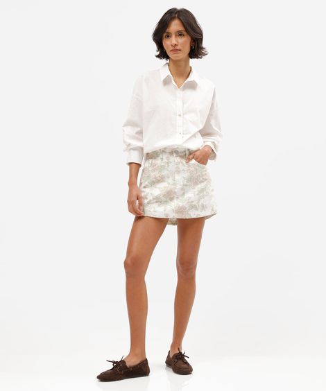 short saia feminino de sarja cintura média floral off white