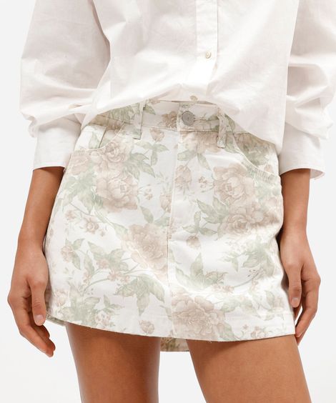 short saia feminino de sarja cintura média floral off white