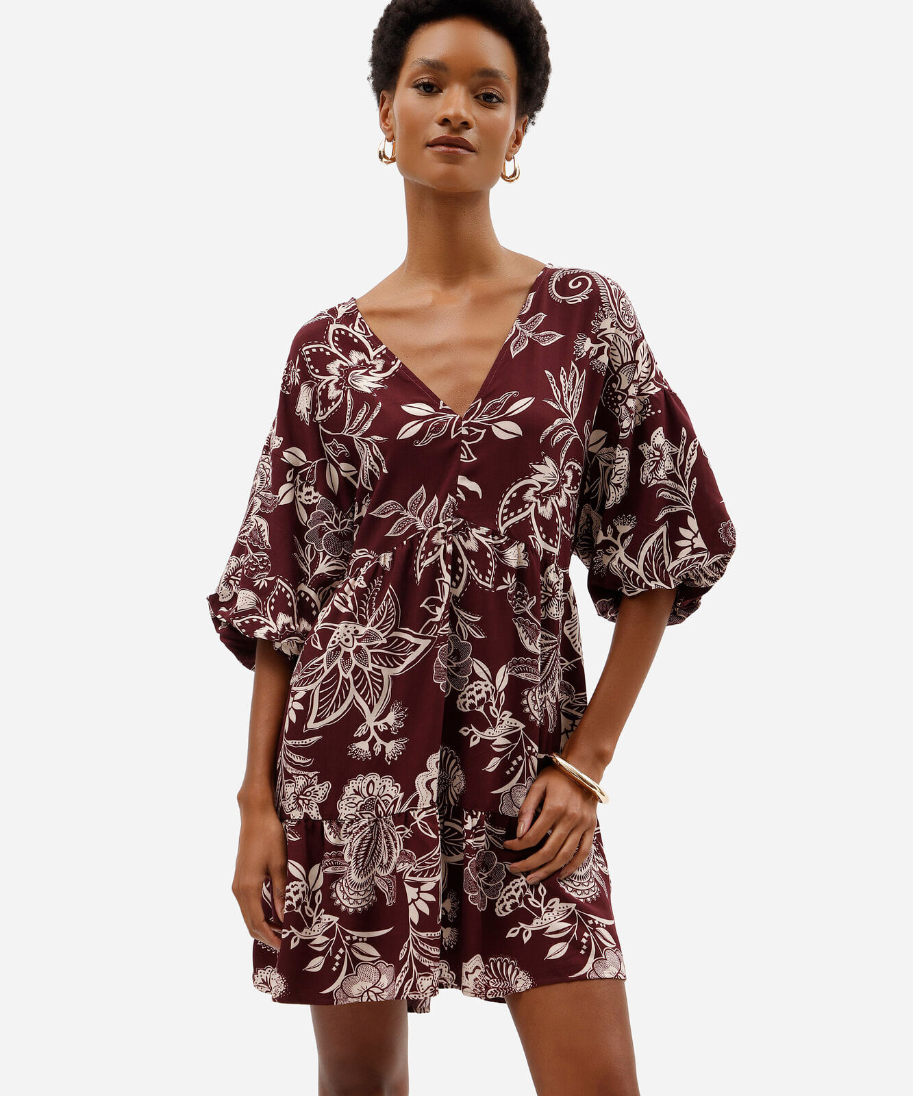 vestido curto feminino de viscose manga bufante  floral roxo