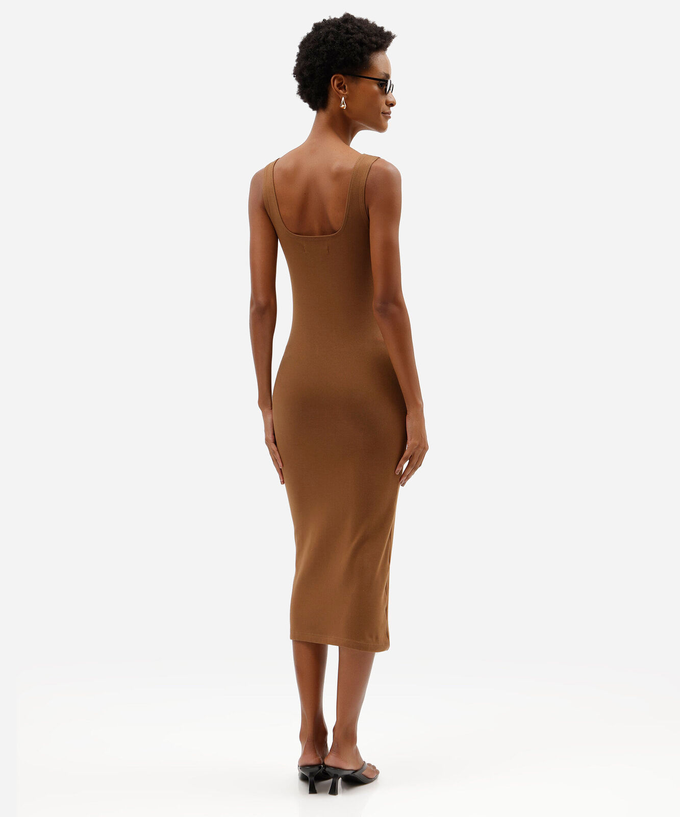 vestido midi feminino de algodão decote quadrado básico marrom