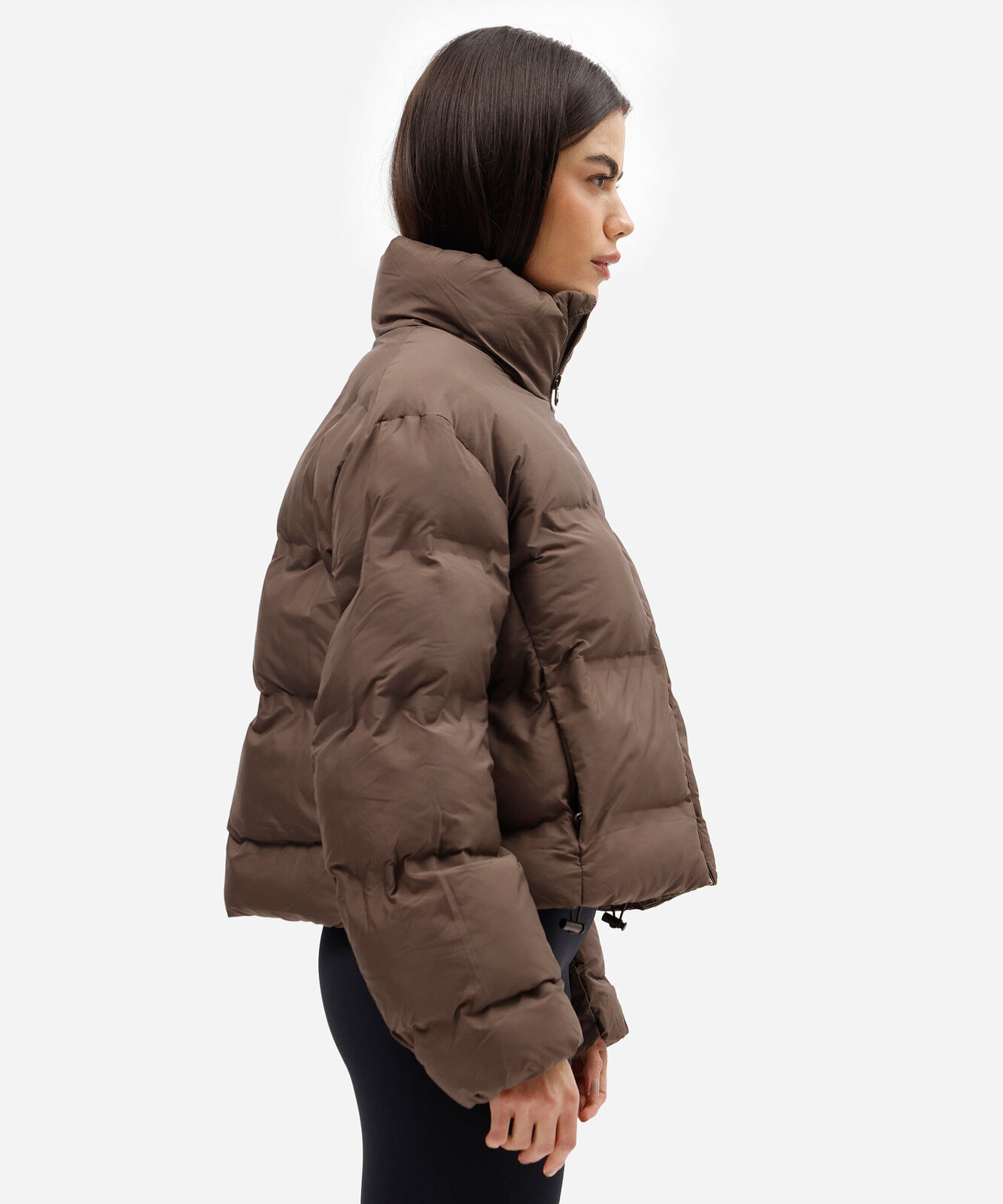 jaqueta puffer feminina esportiva gola alta marrom