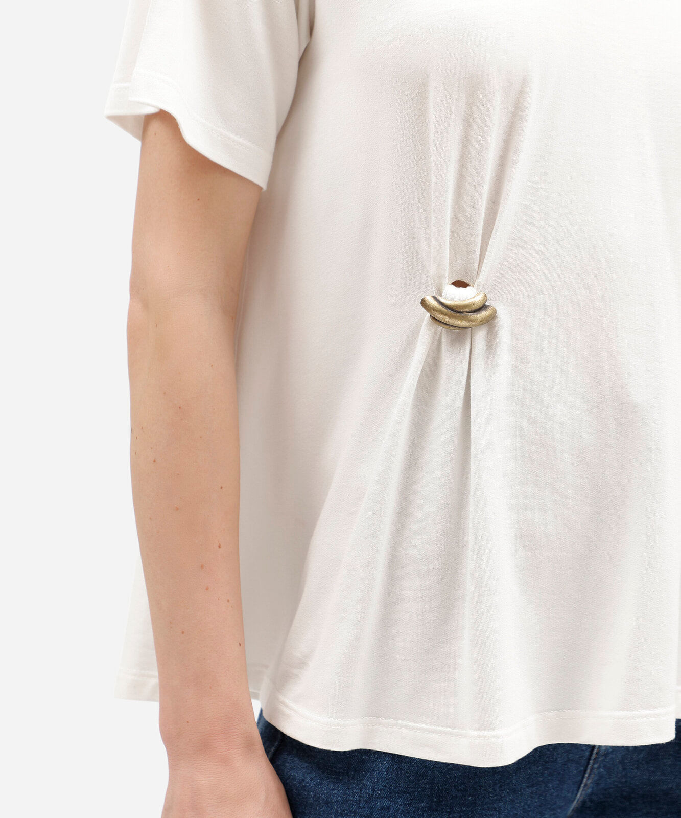 blusa oversized feminina de viscose manga curta com fivela off white