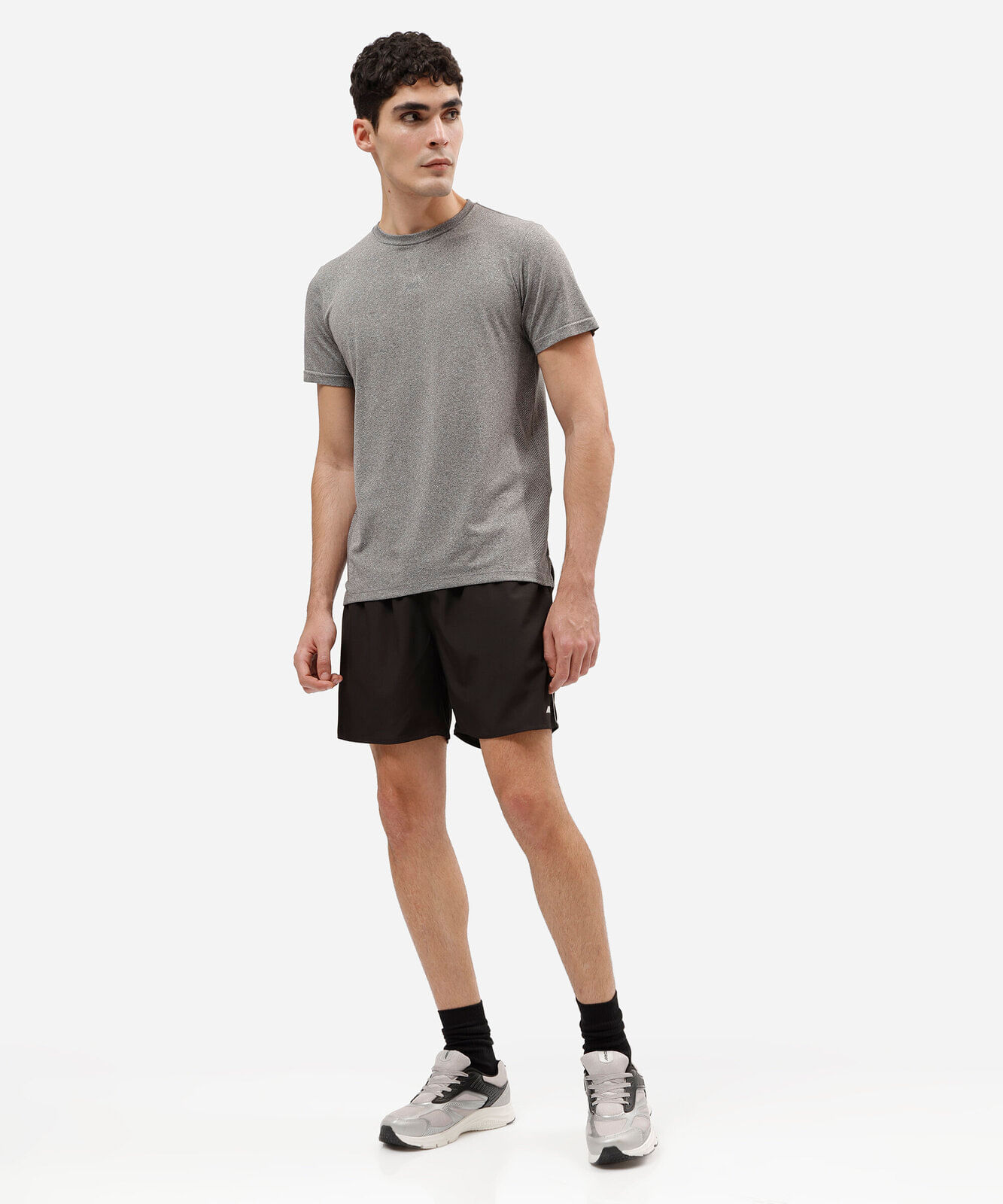 camiseta masculina de poliamida esportiva sem costura cinza